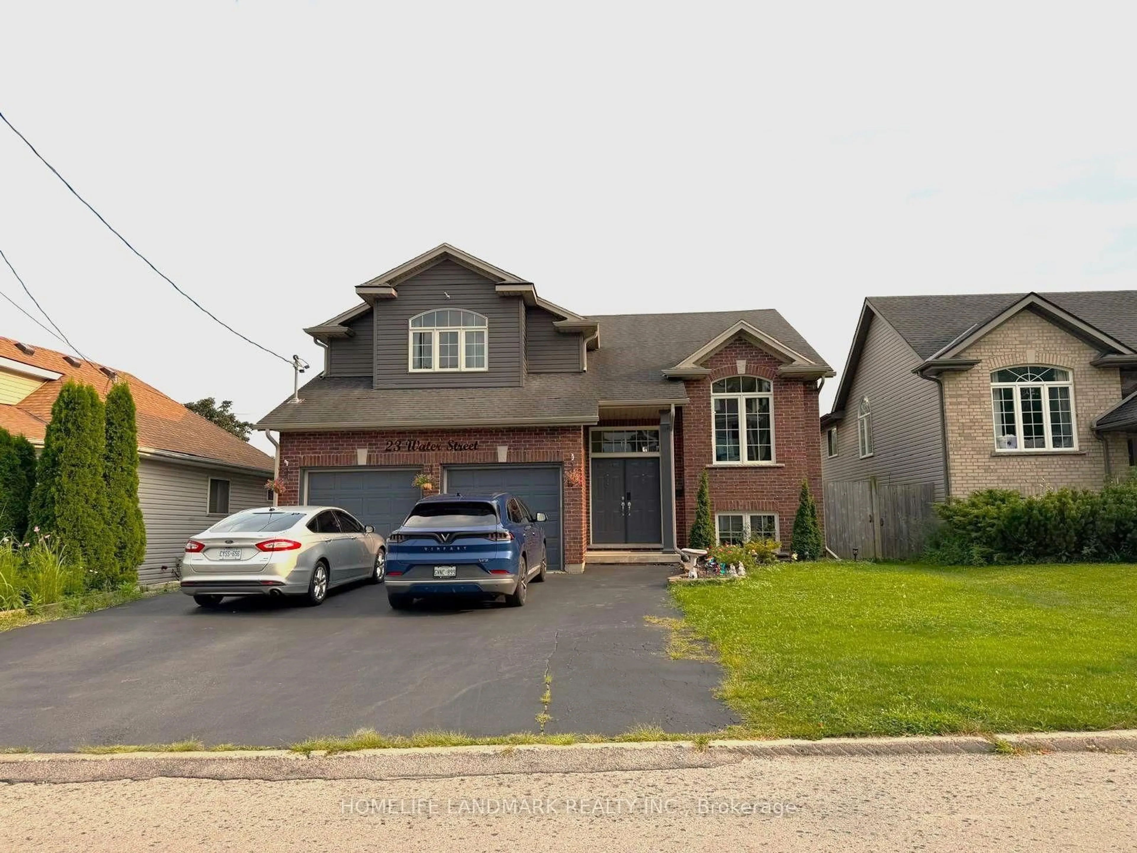Home with brick exterior material, street for 23 Water St, Thorold Ontario L2V 2K2