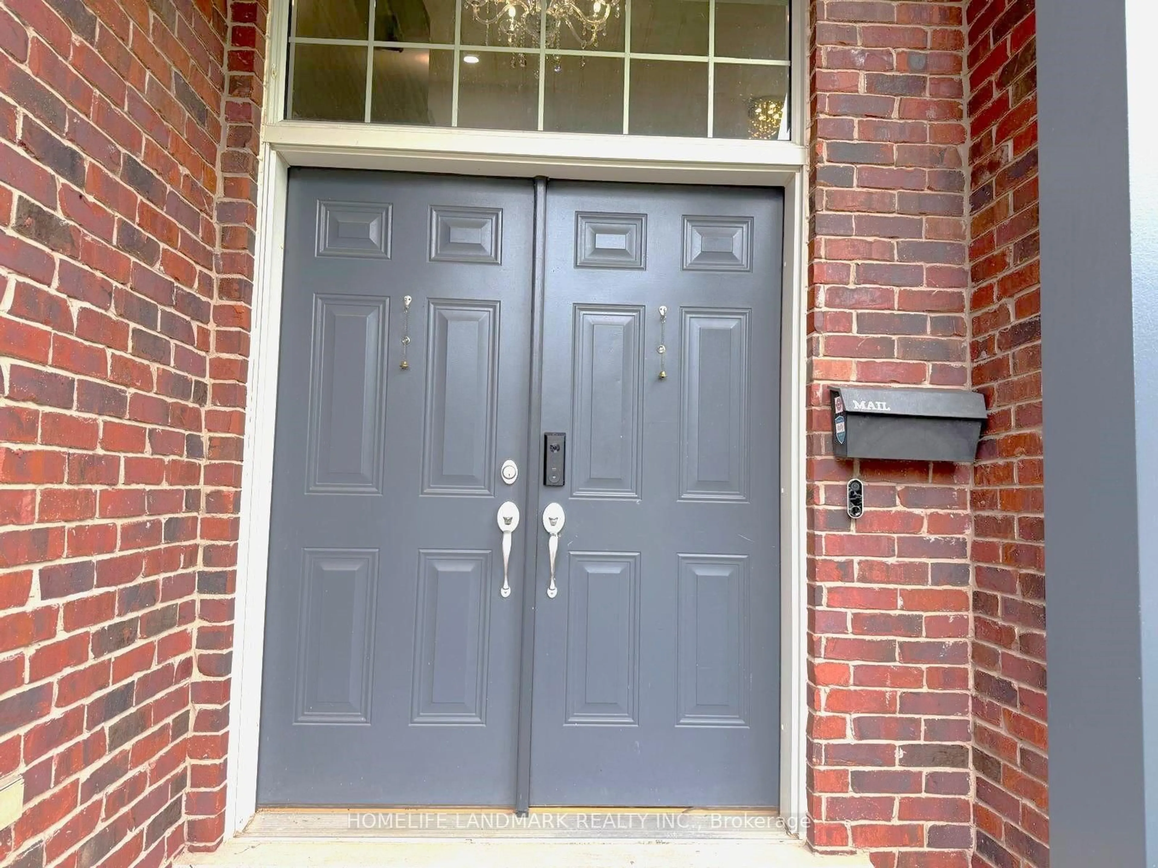 Indoor entryway for 23 Water St, Thorold Ontario L2V 2K2