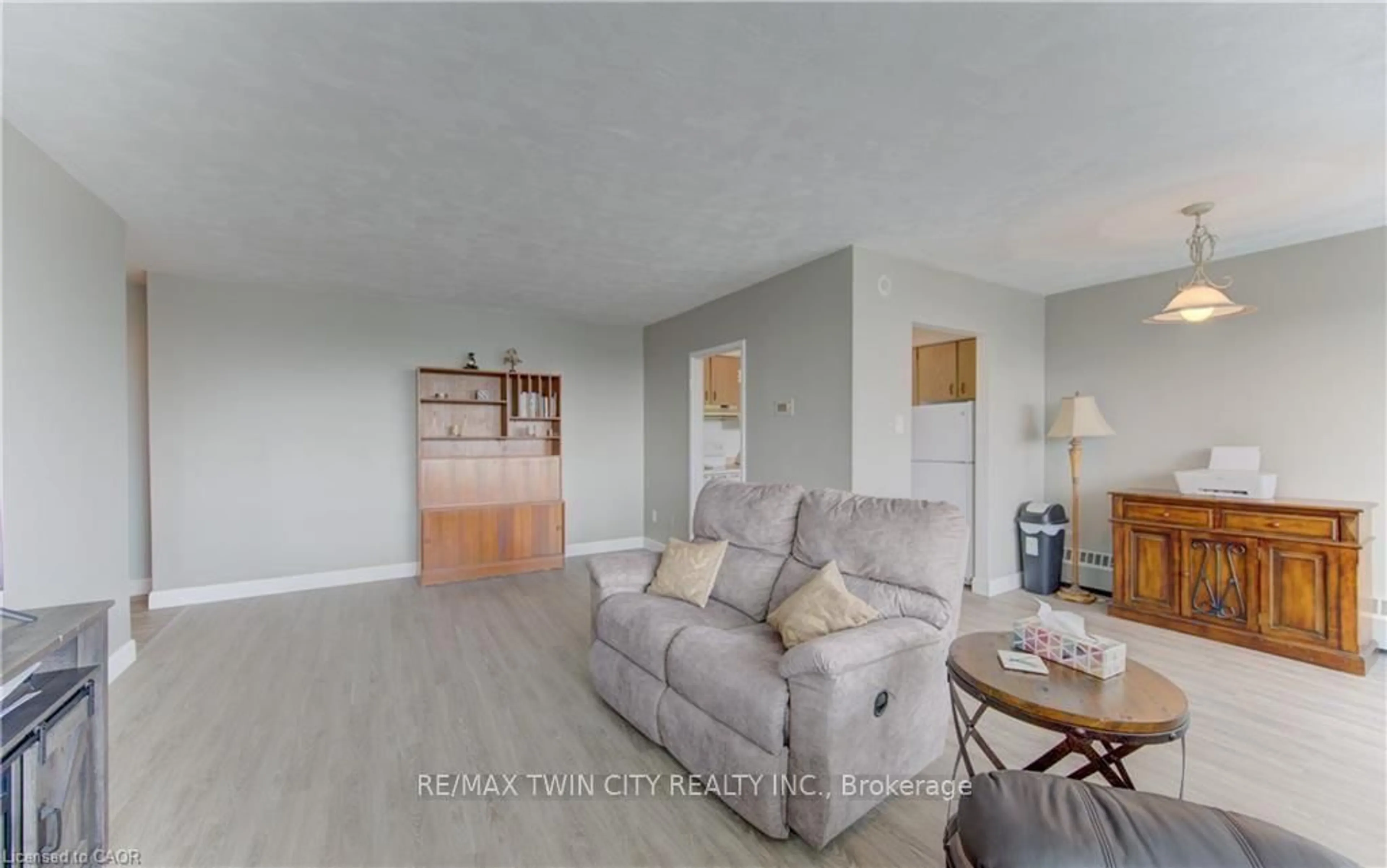 Living room with furniture, unknown for 24 MIDLAND Dr #403, Kitchener Ontario N2A 2A8