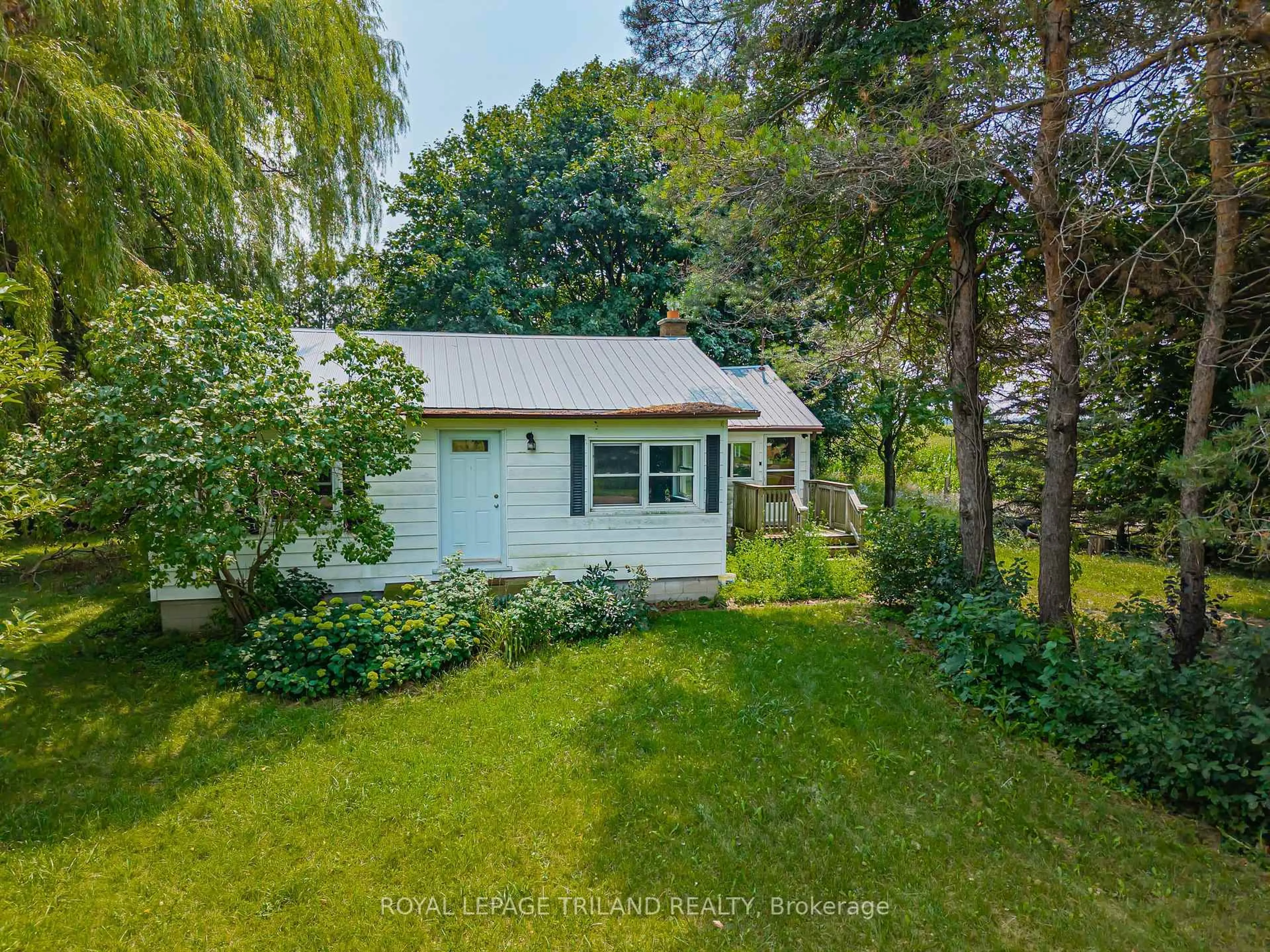 A pic from outside/outdoor area/front of a property/back of a property/a pic from drone, street for 10207 Ivan Dr, Middlesex Centre Ontario N0M 2A0