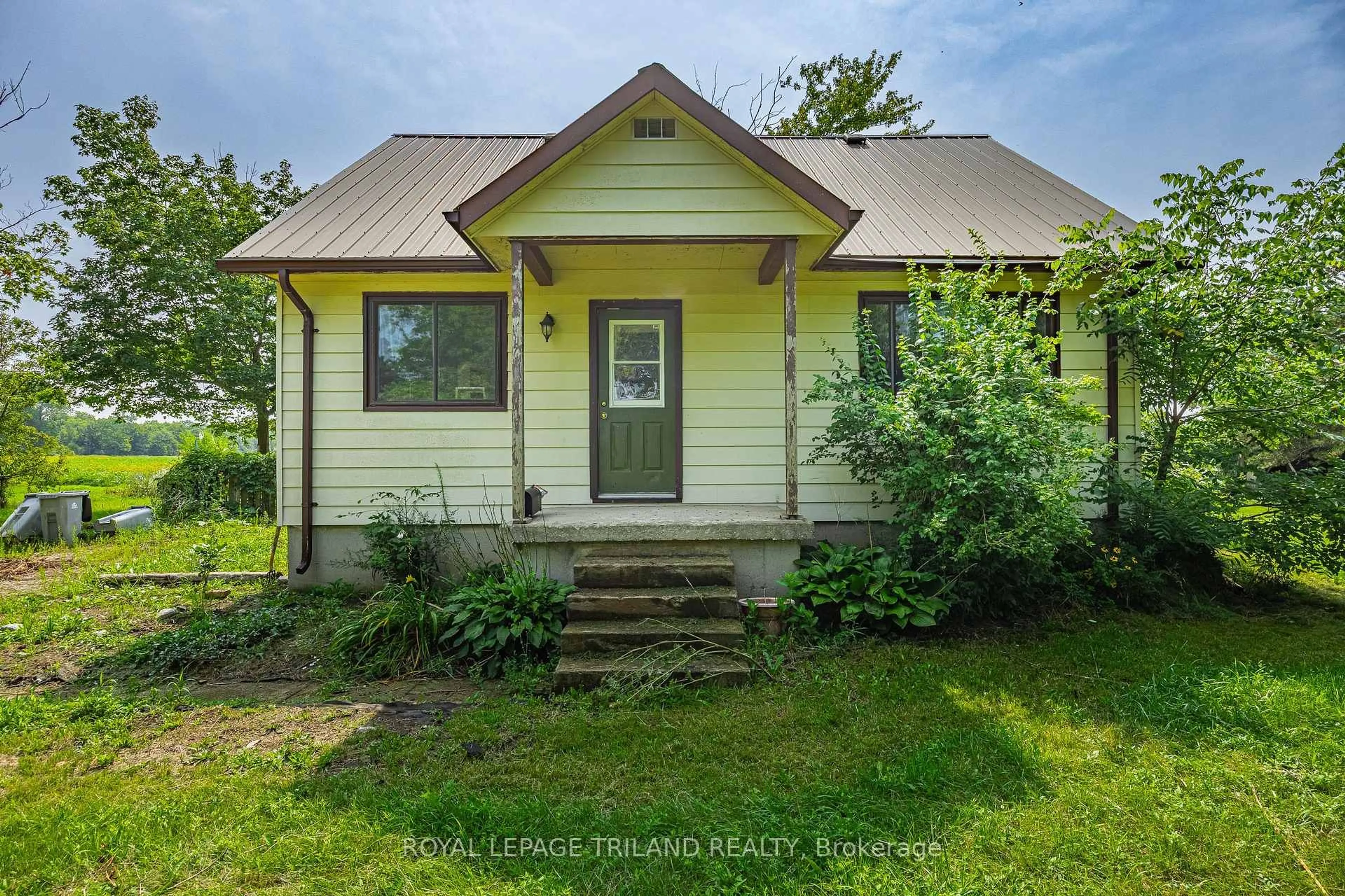 A pic from outside/outdoor area/front of a property/back of a property/a pic from drone, building for 10207 Ivan Dr, Middlesex Centre Ontario N0M 2A0