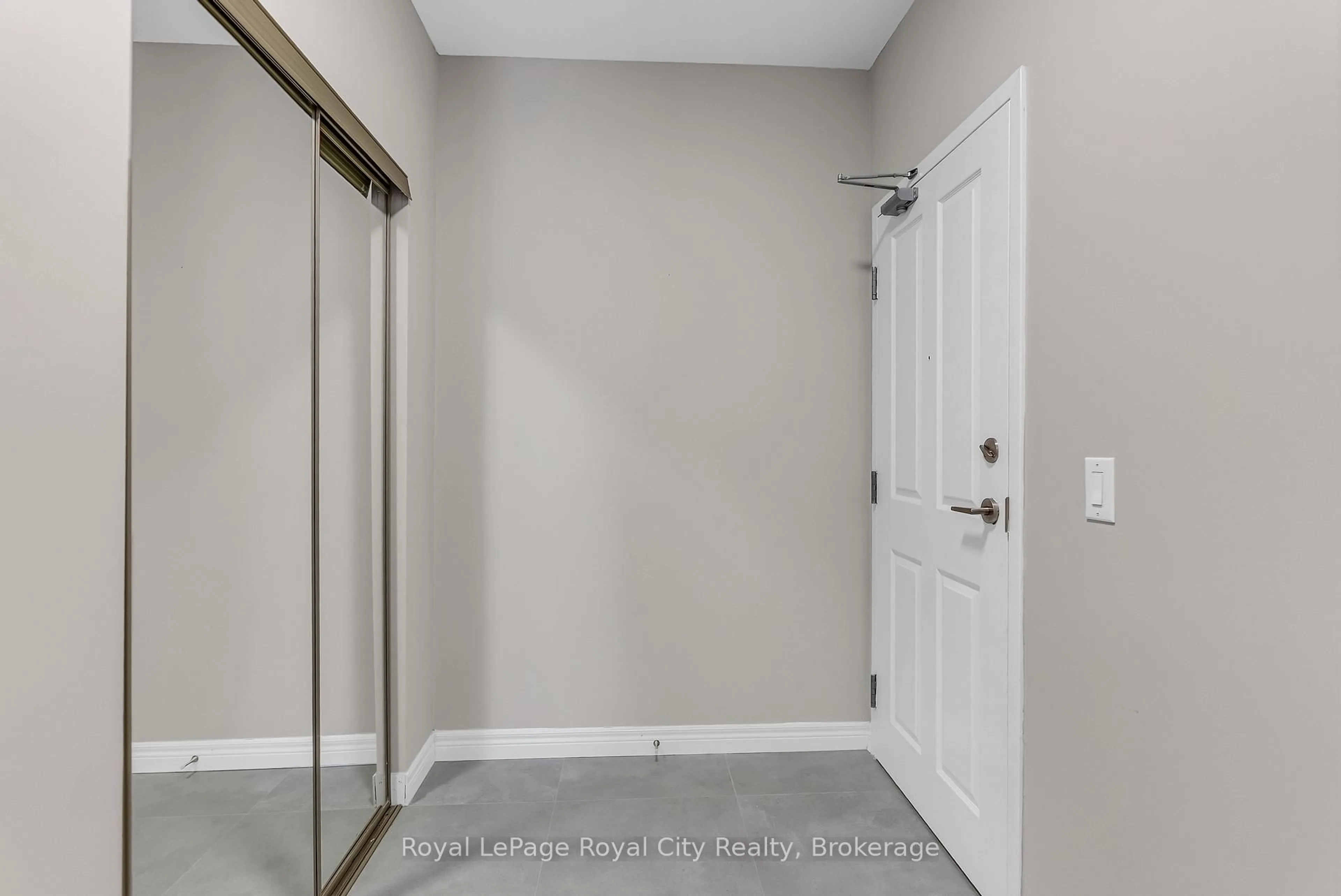 Indoor entryway for 60 Wyndham St #301, Guelph Ontario N1E 7H7