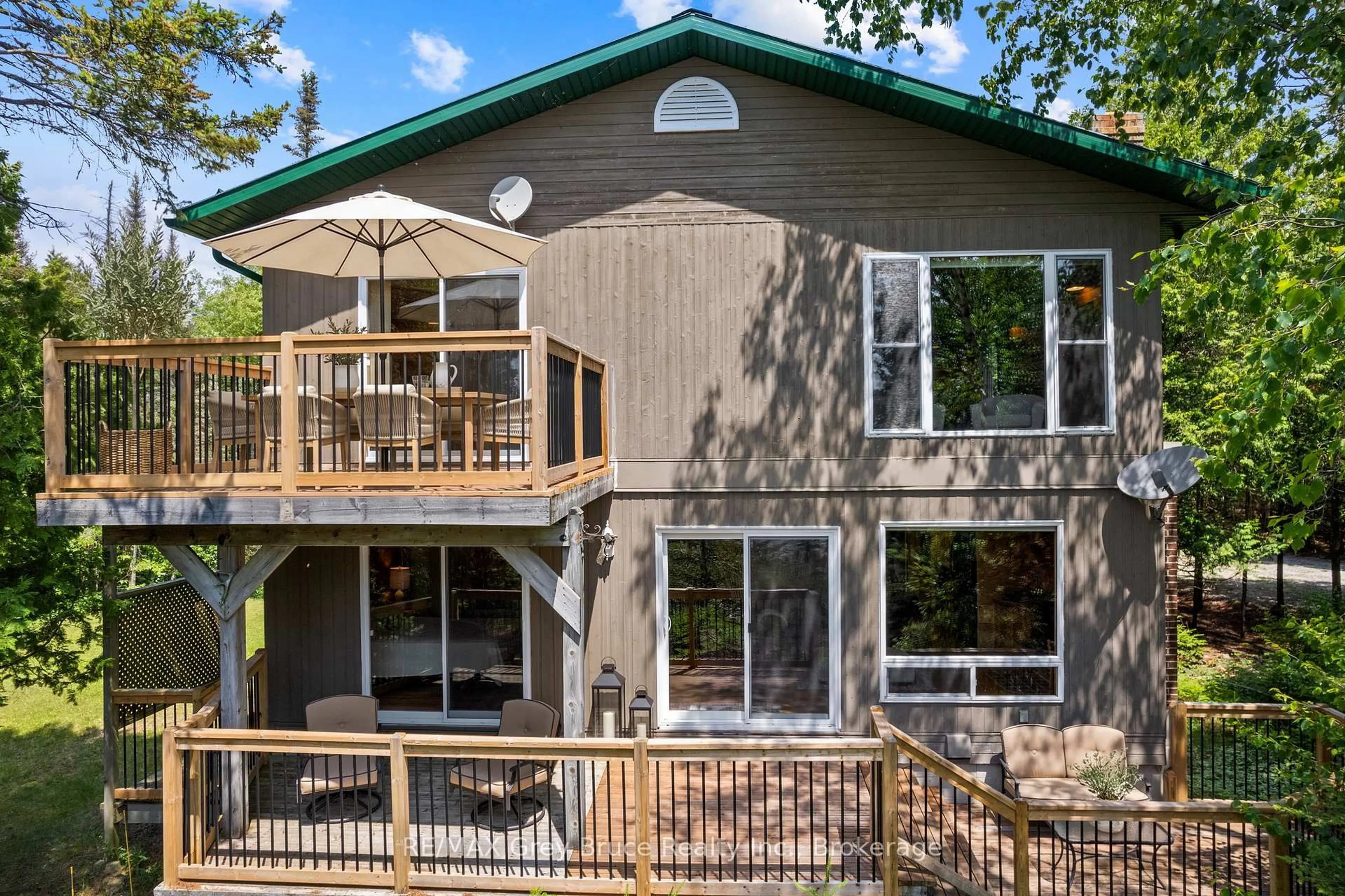 Home with vinyl exterior material, unknown for 1132 Dorcas Bay Rd, Northern Bruce Peninsula Ontario N0H 2R0