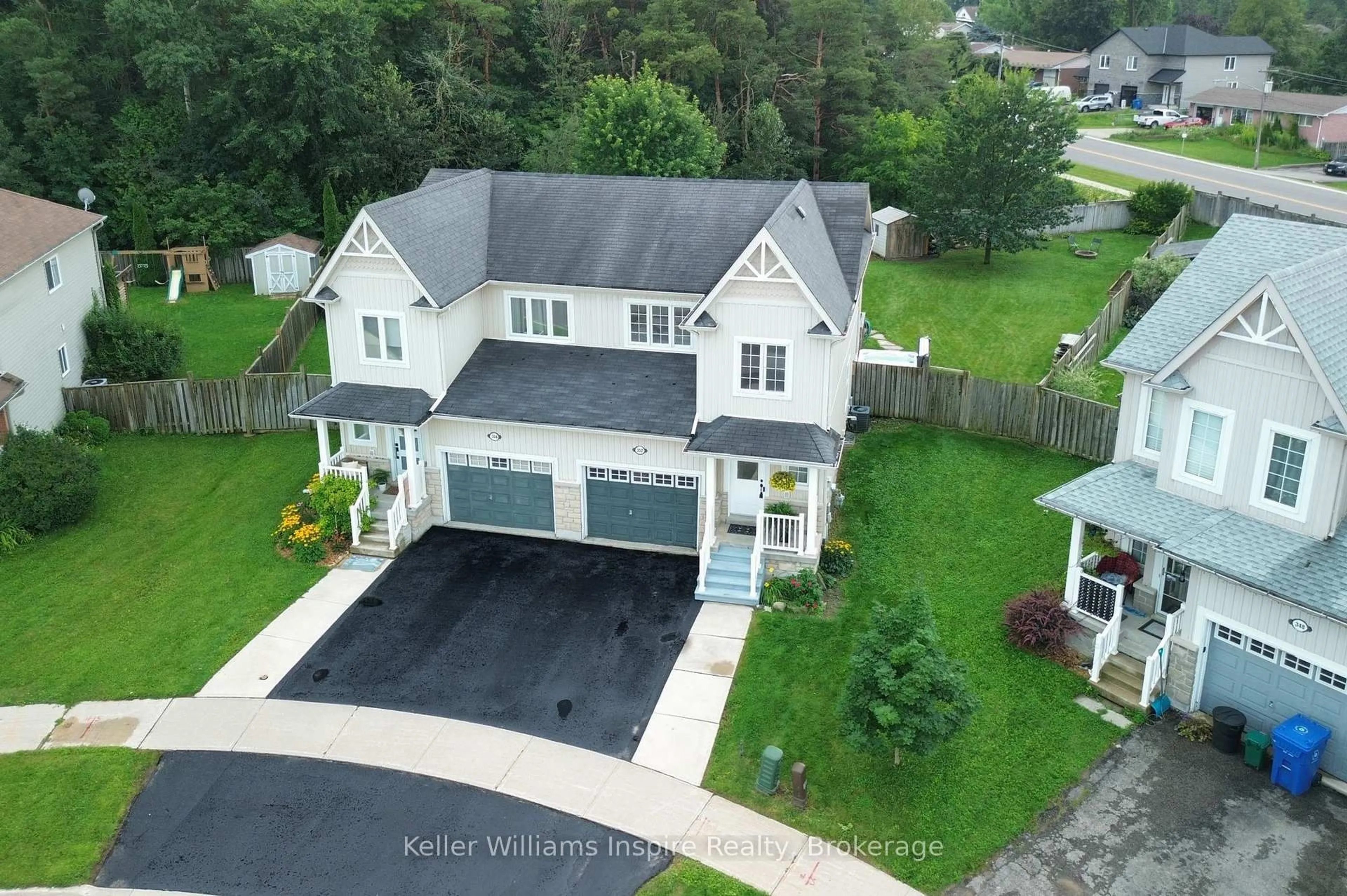 A pic from outside/outdoor area/front of a property/back of a property/a pic from drone, street for 352 Orvis Cres, Shelburne Ontario L0N 1S2
