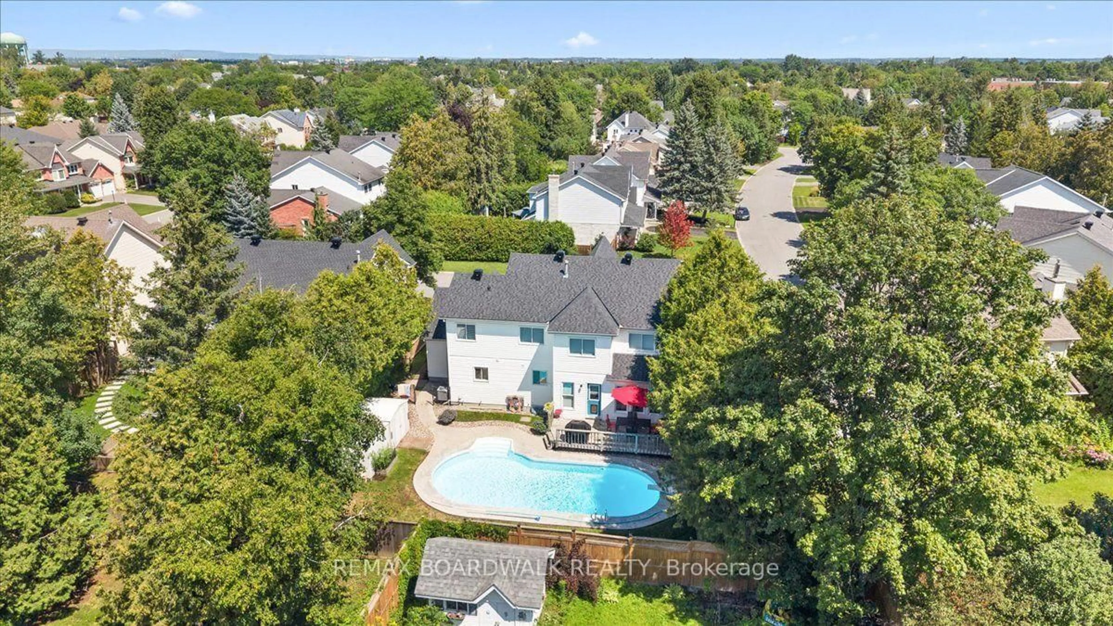 A pic from outside/outdoor area/front of a property/back of a property/a pic from drone, unknown for 17 Shipley Cres, Ottawa Ontario K2S 1R2