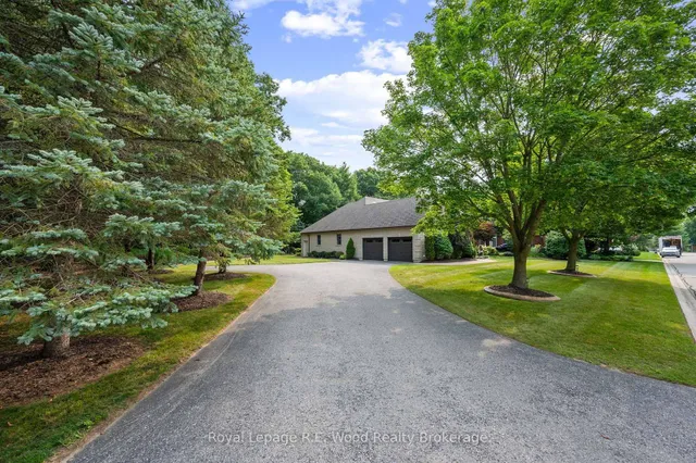 2 Whispering Pine Lane, Tillsonburg 3