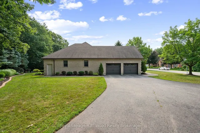 2 Whispering Pine Lane, Tillsonburg 4