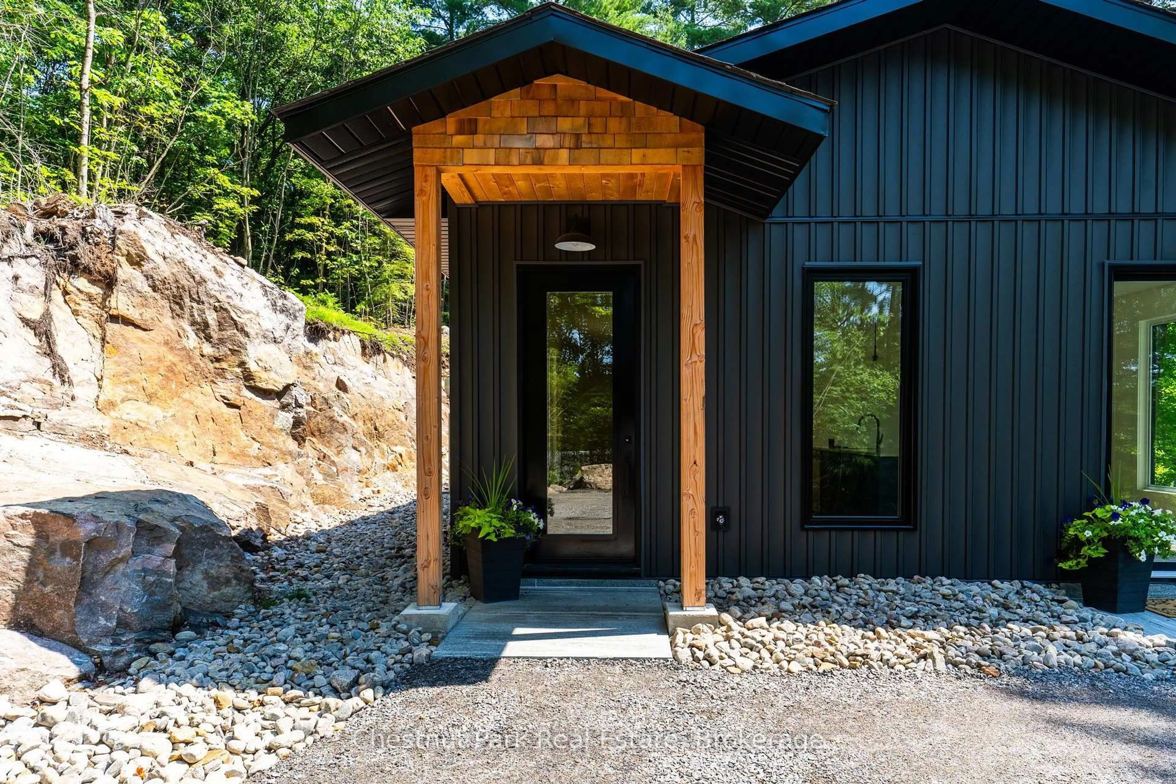 Indoor entryway for 1510 Highway 141, Huntsville Ontario P0B 1M0