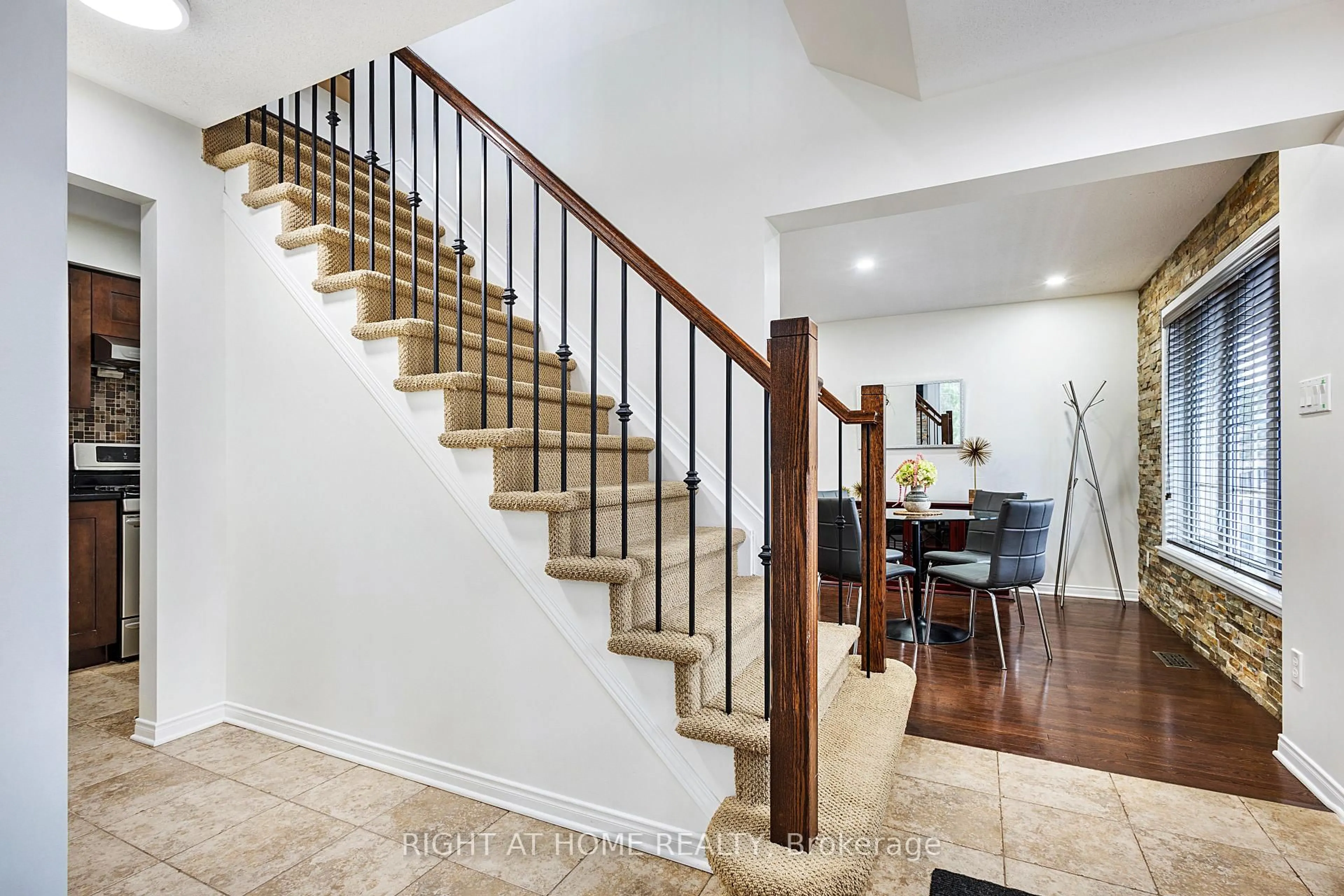 Stairs for 188 Patriot Pl, Kanata Ontario K2M 0B9