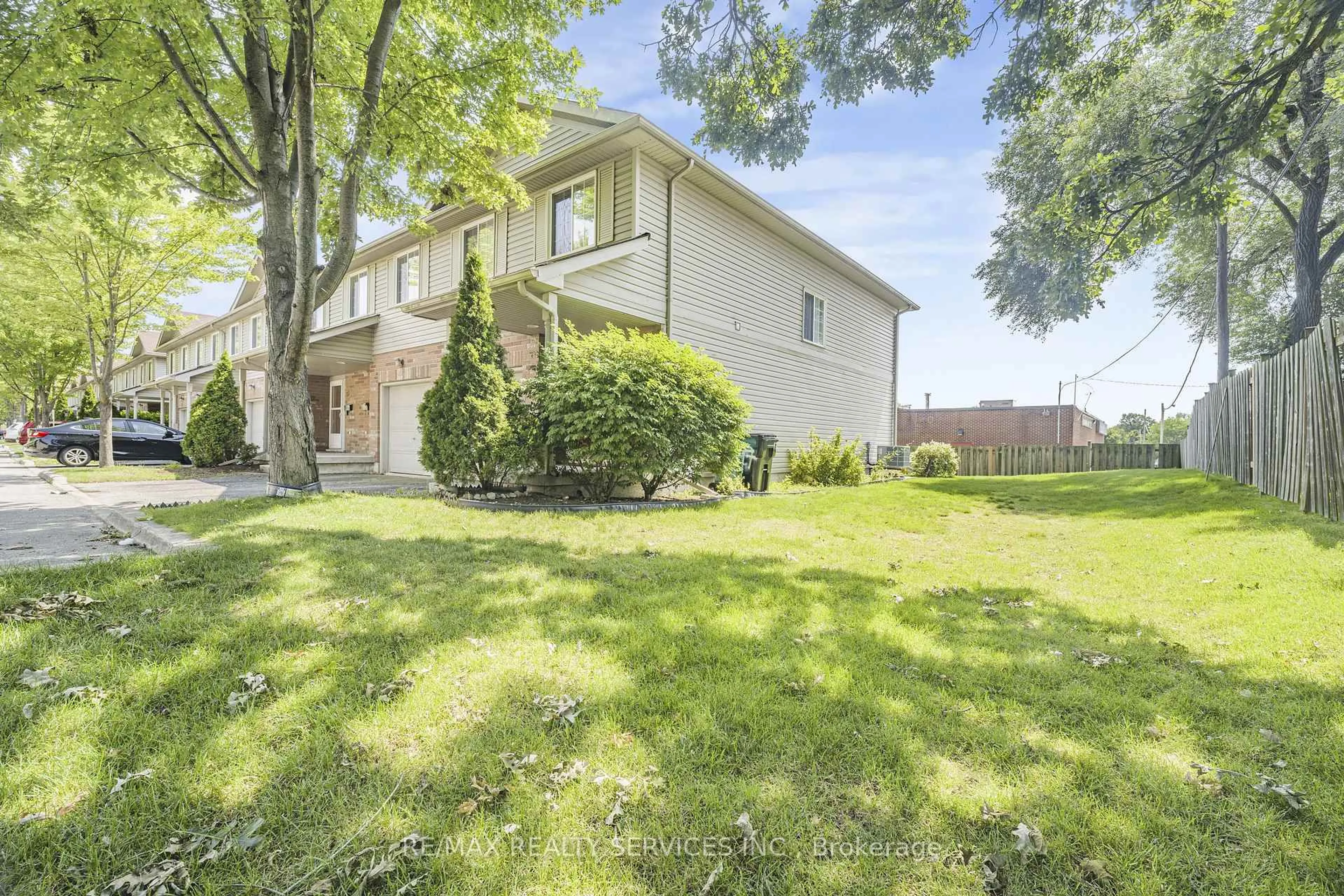 Unknown for 120 Dudhope Ave #17, Cambridge Ontario N1R 4T7