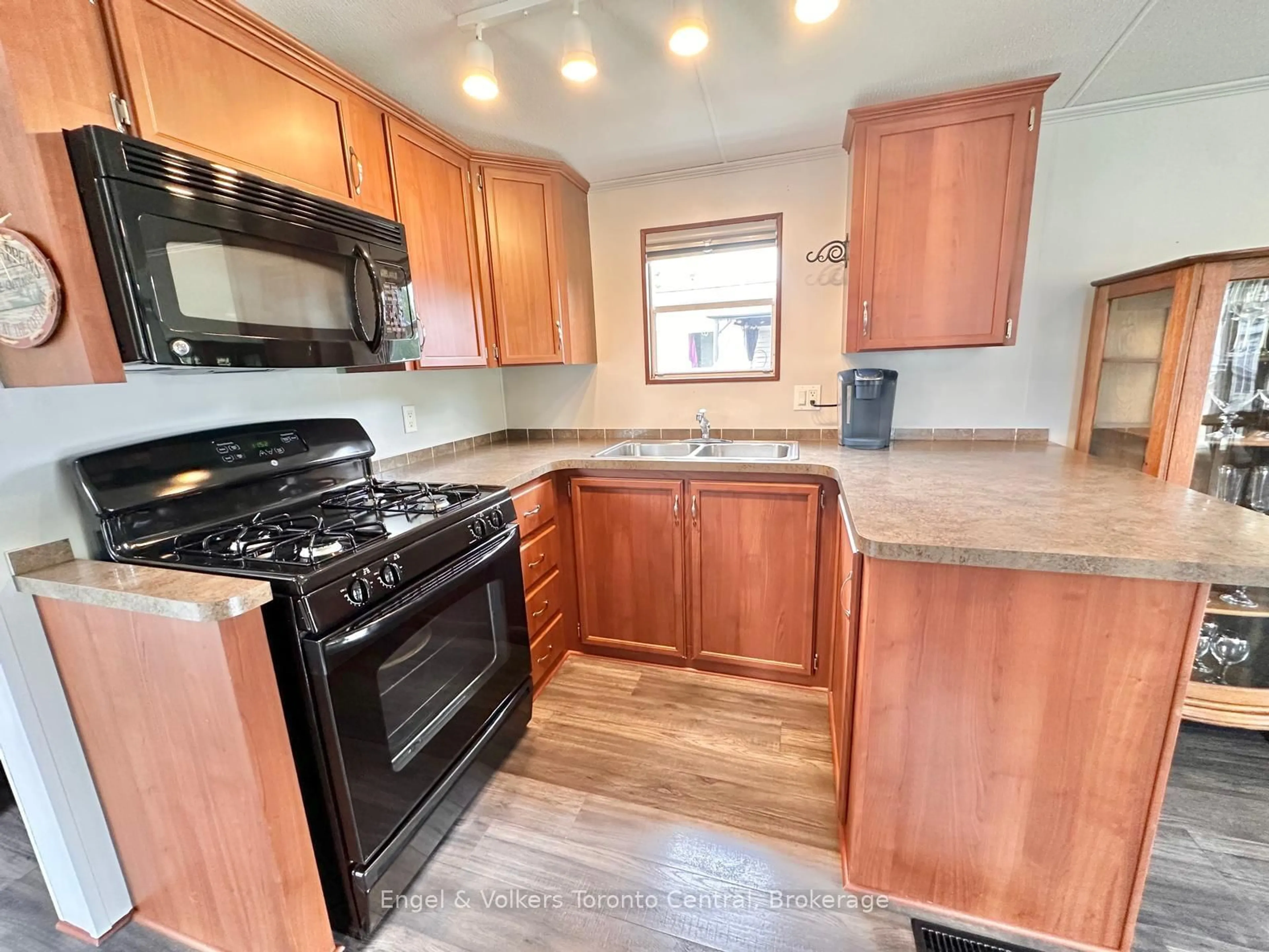 Standard kitchen, unknown for 7489 SIDEROAD 5 #T115, Wellington North Ontario N0G 2L0