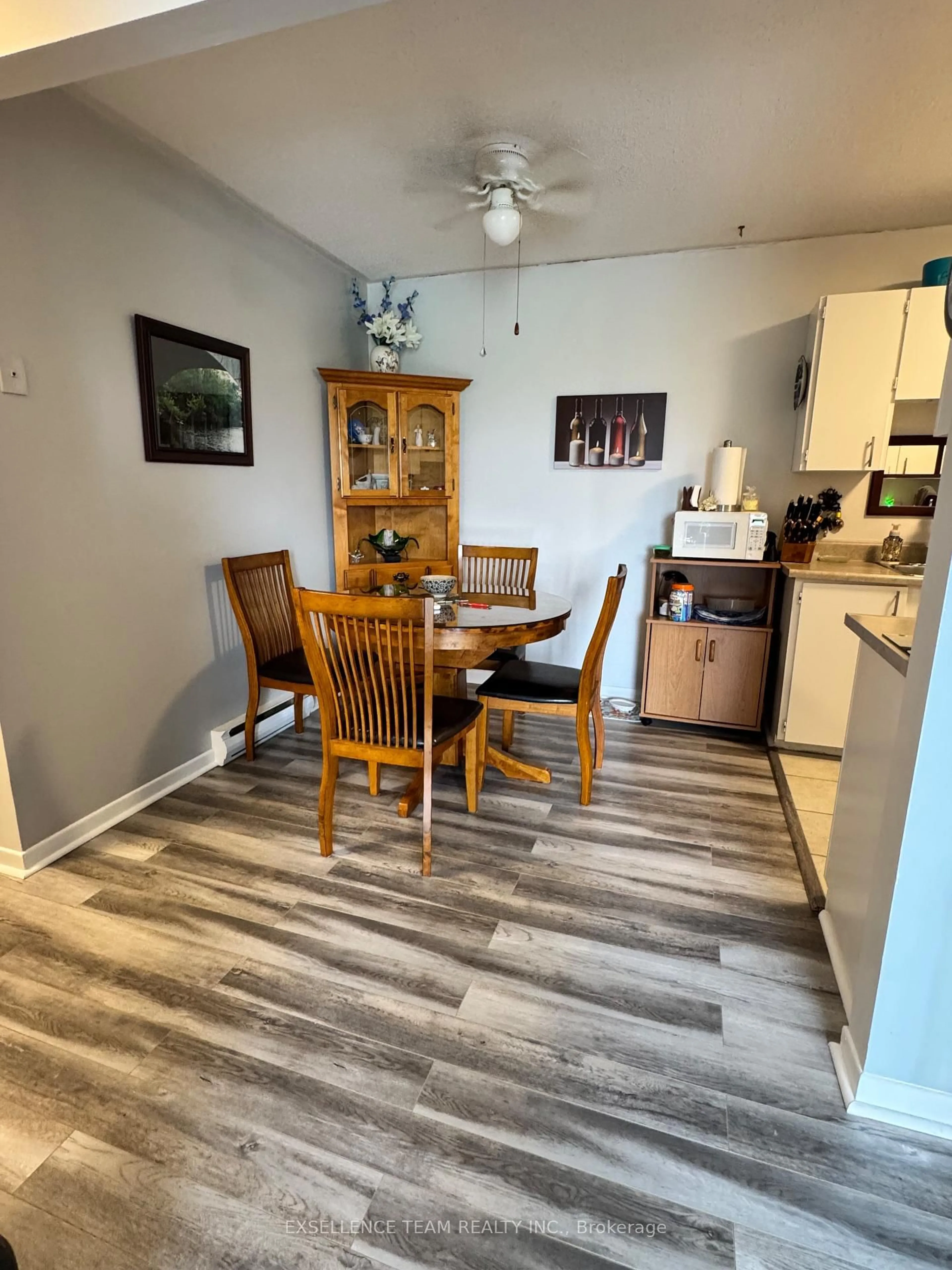 Dining room, wood/laminate floor for 75 Race St #12, Cornwall Ontario K6H 1G7