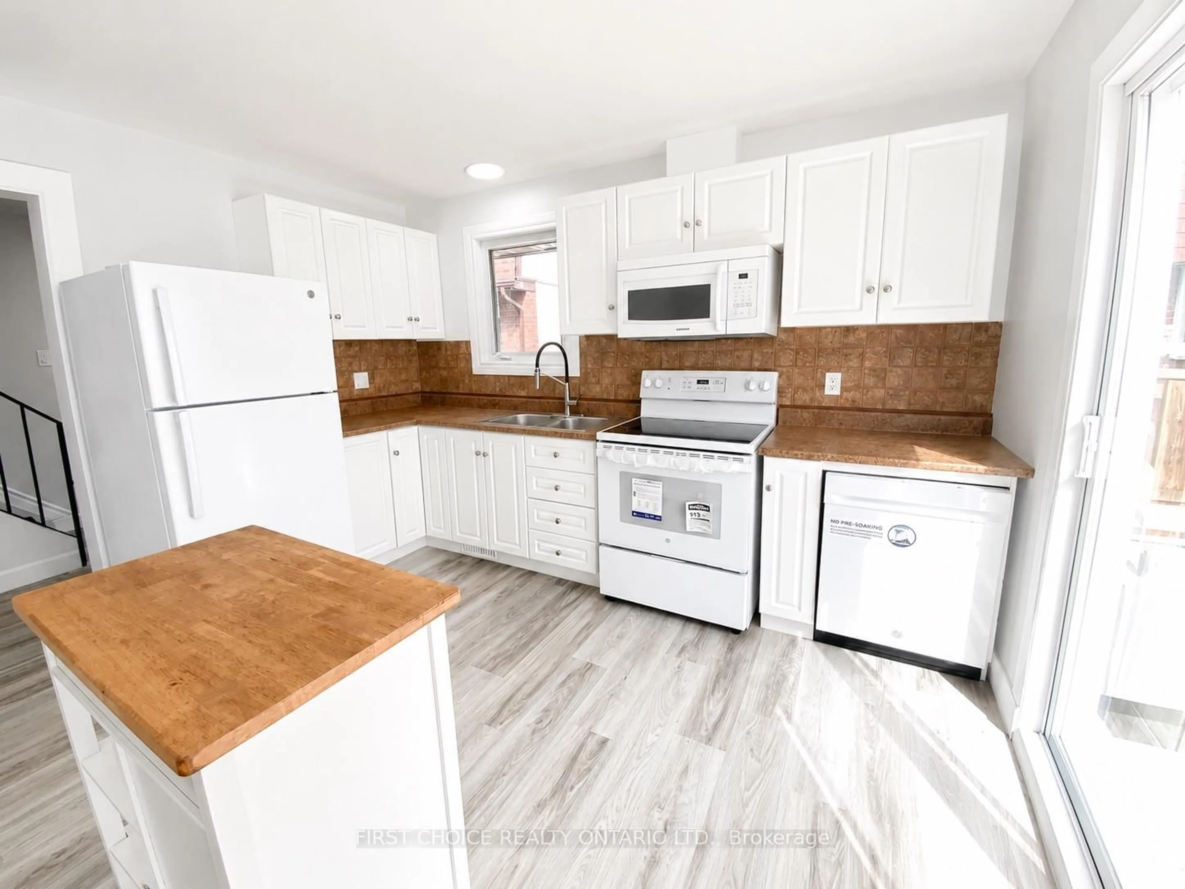 Open concept kitchen, unknown for 837 Eastvale Dr #6, Ottawa Ontario K1J 7T5