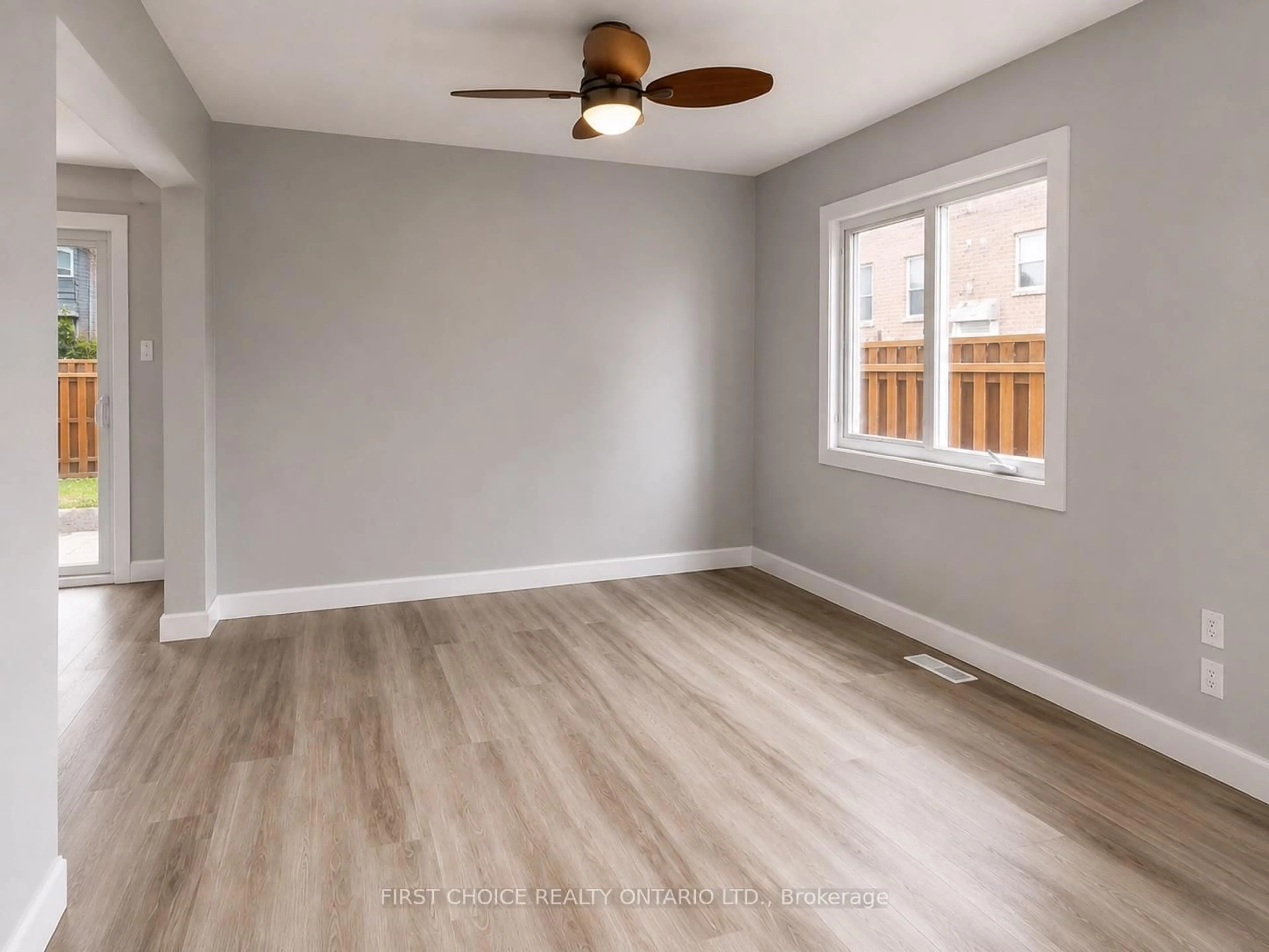 A pic of a room for 837 Eastvale Dr #6, Ottawa Ontario K1J 7T5
