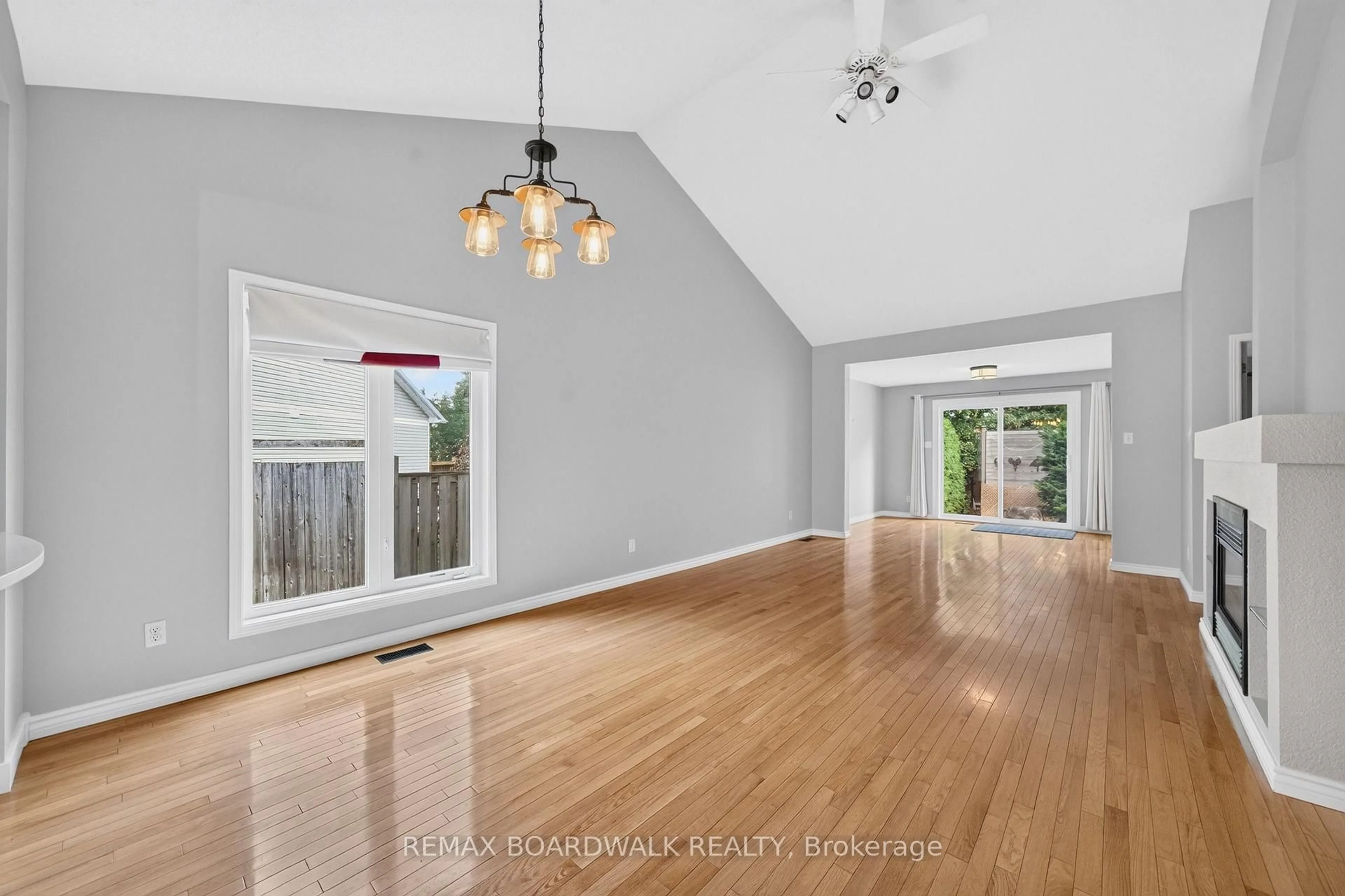 Unknown for 22 Burnstead Cres, Ottawa Ontario K2M 2T7