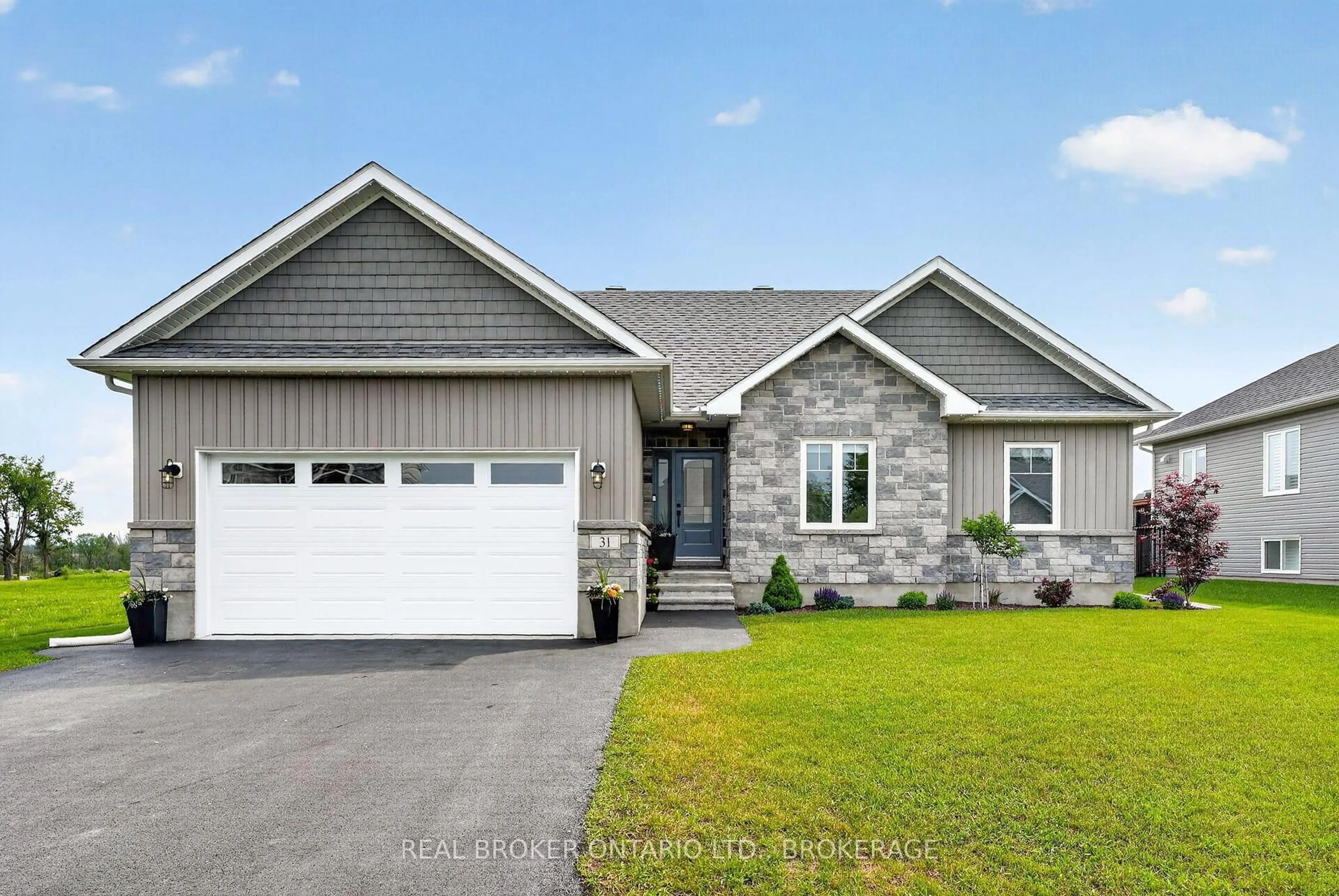 Home with vinyl exterior material, street for 31 Hilda St, South Stormont Ontario K0C 1P0