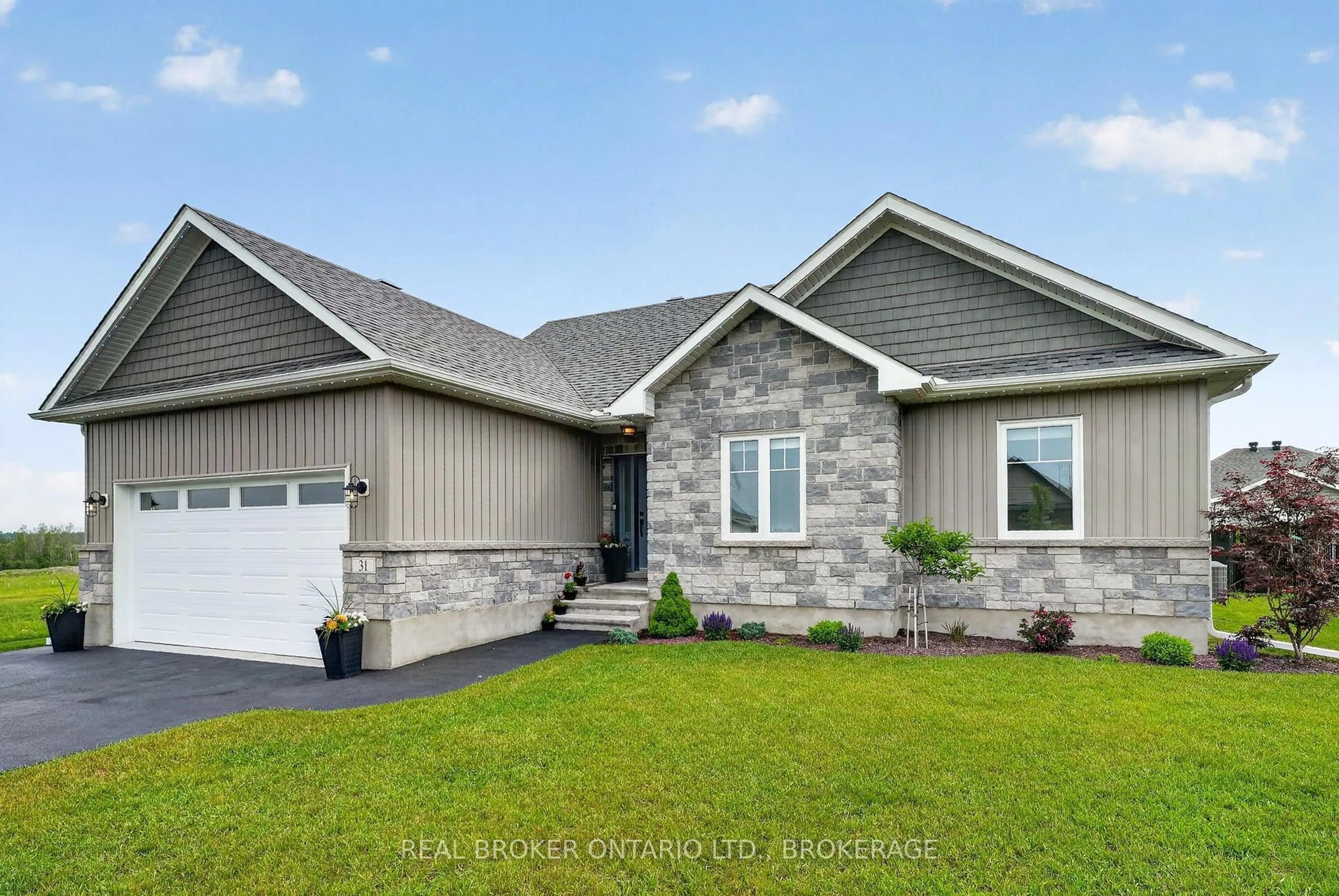 Home with vinyl exterior material, street for 31 Hilda St, South Stormont Ontario K0C 1P0