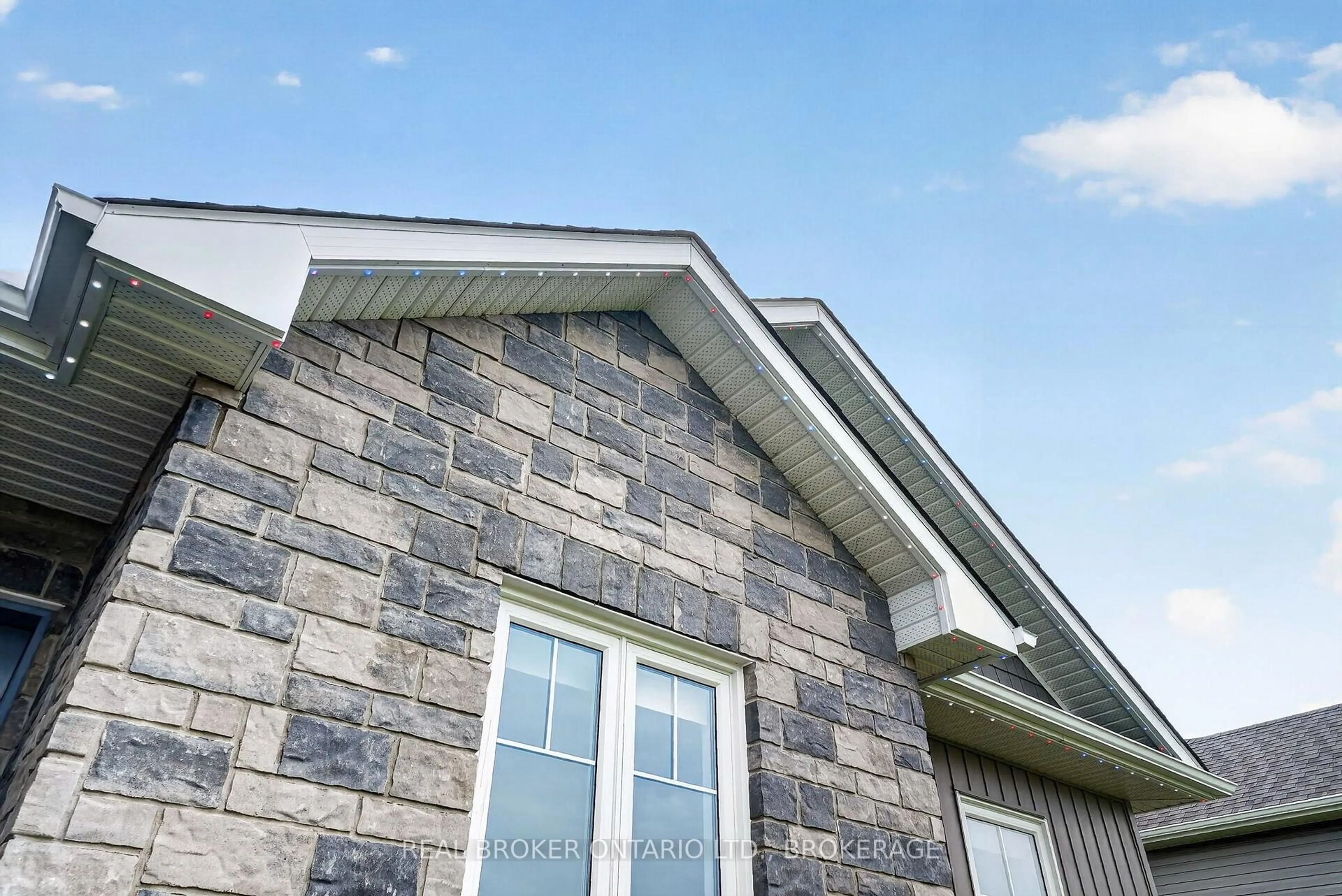 Home with brick exterior material, building for 31 Hilda St, South Stormont Ontario K0C 1P0