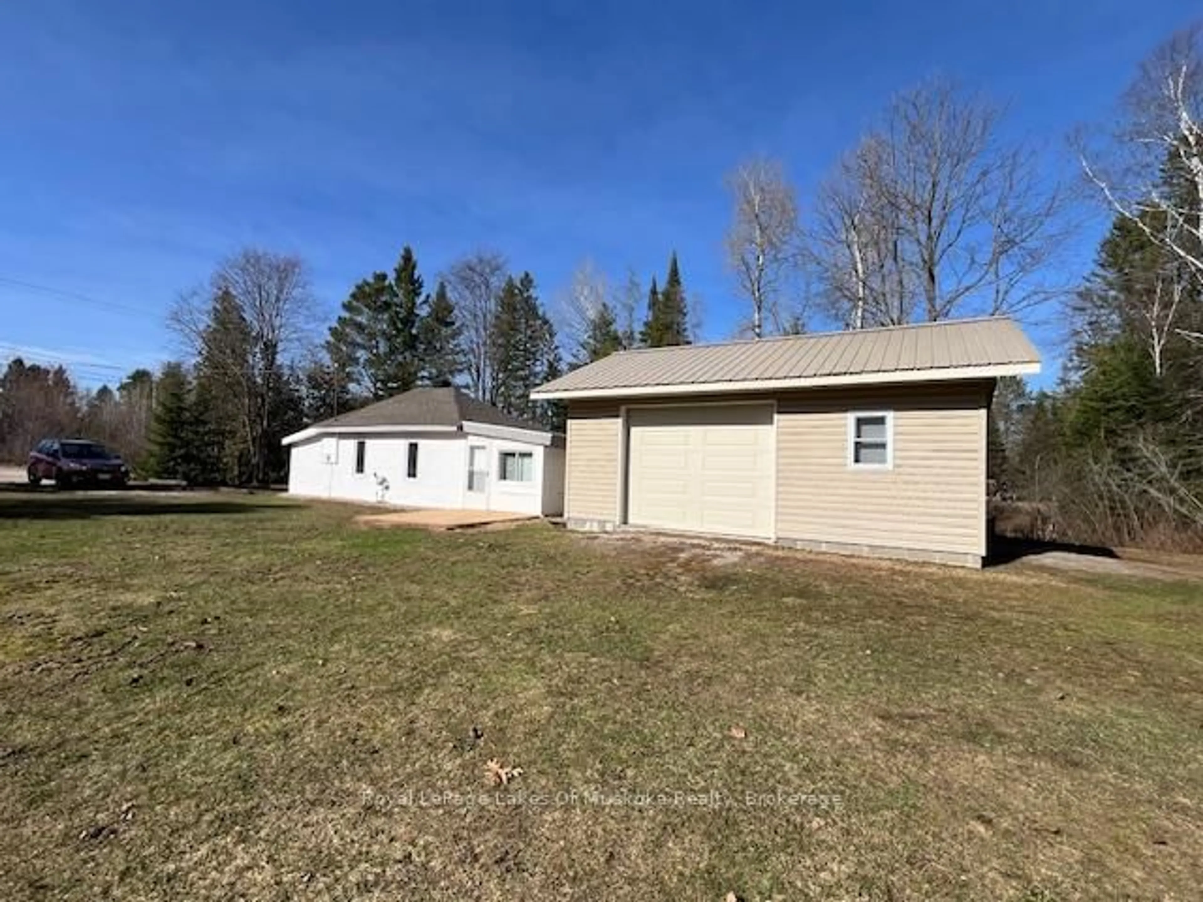 Unknown for 75 Park St, Sundridge Ontario P0A 1Z0