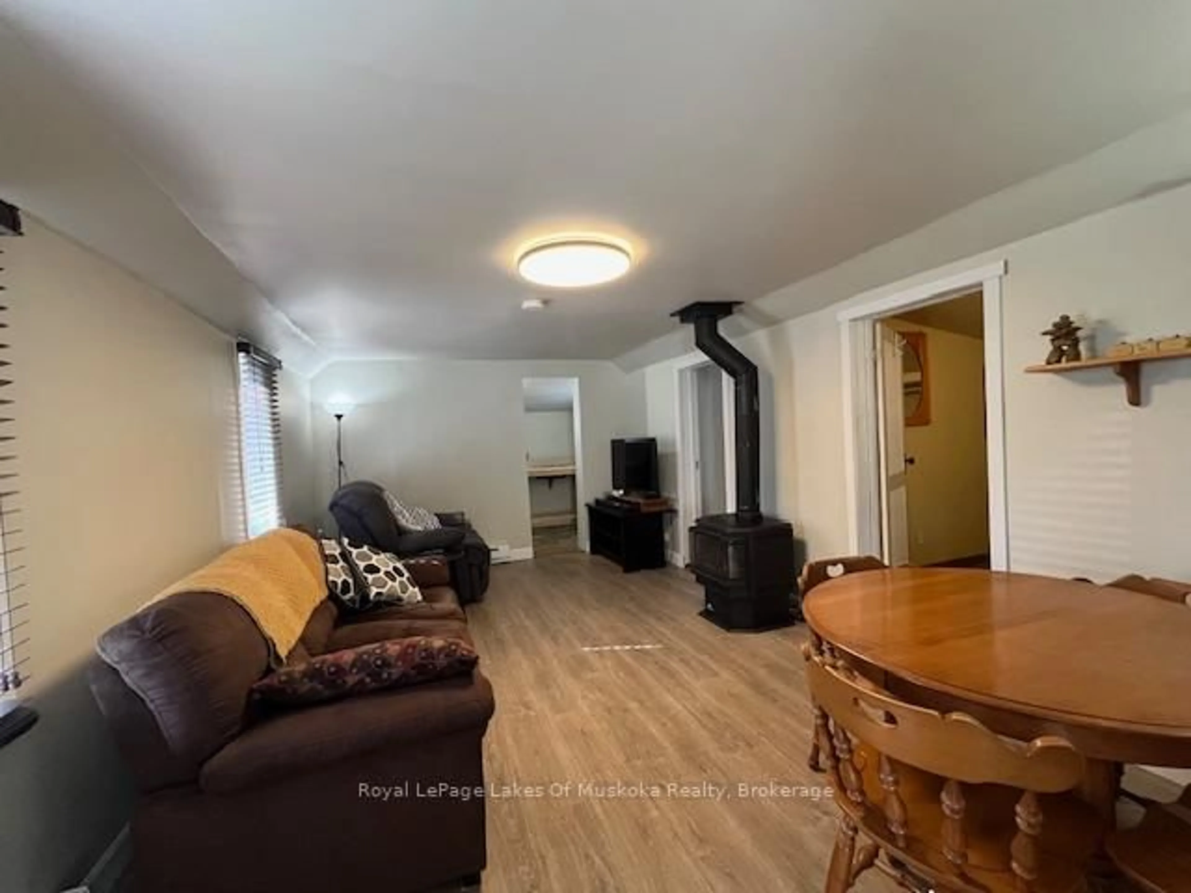 A pic of a room for 75 Park St, Sundridge Ontario P0A 1Z0