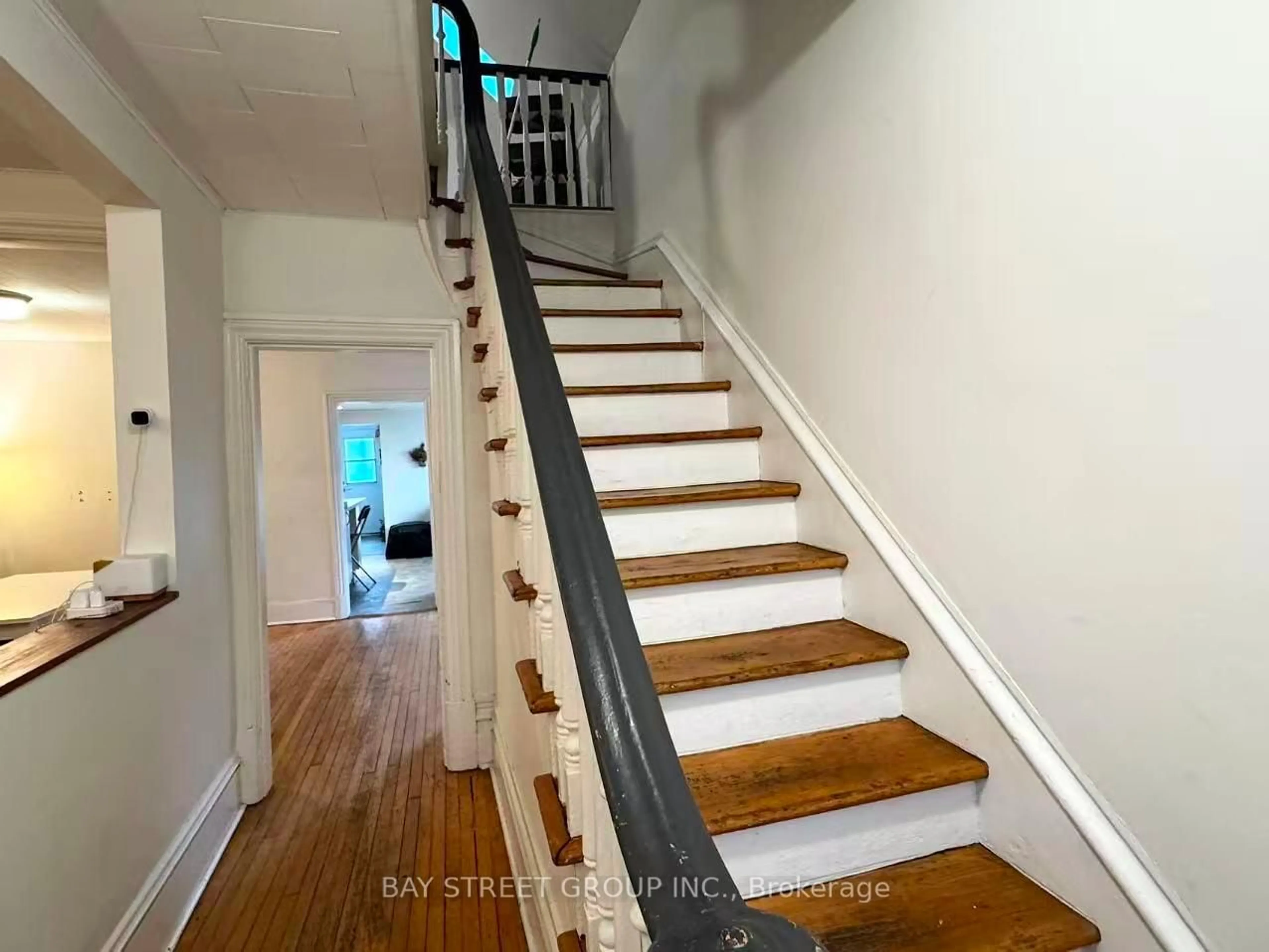 Stairs for 280 ST ANDREW St, Ottawa Ontario K1N 5G7