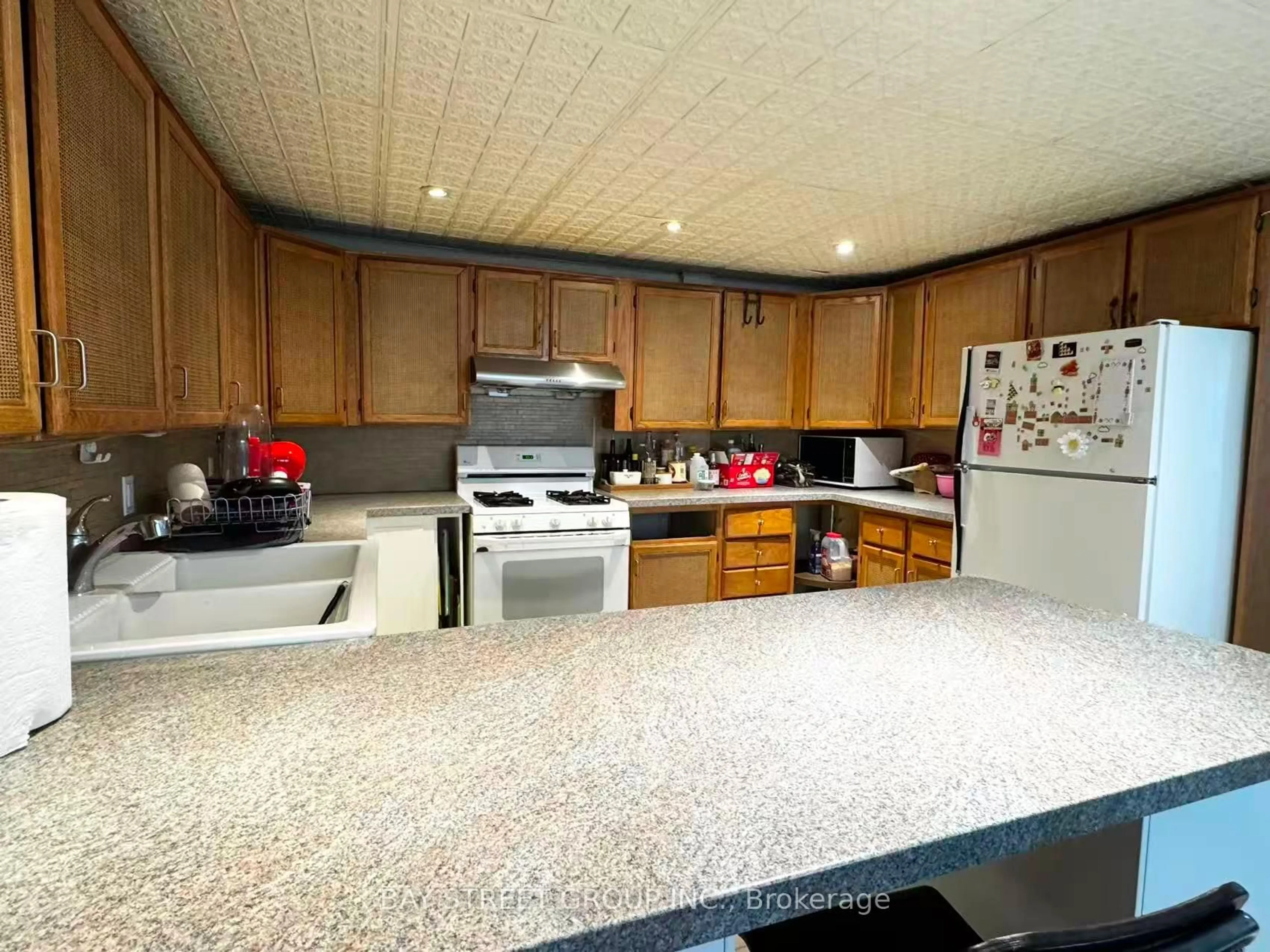 Standard kitchen, unknown for 280 ST ANDREW St, Ottawa Ontario K1N 5G7