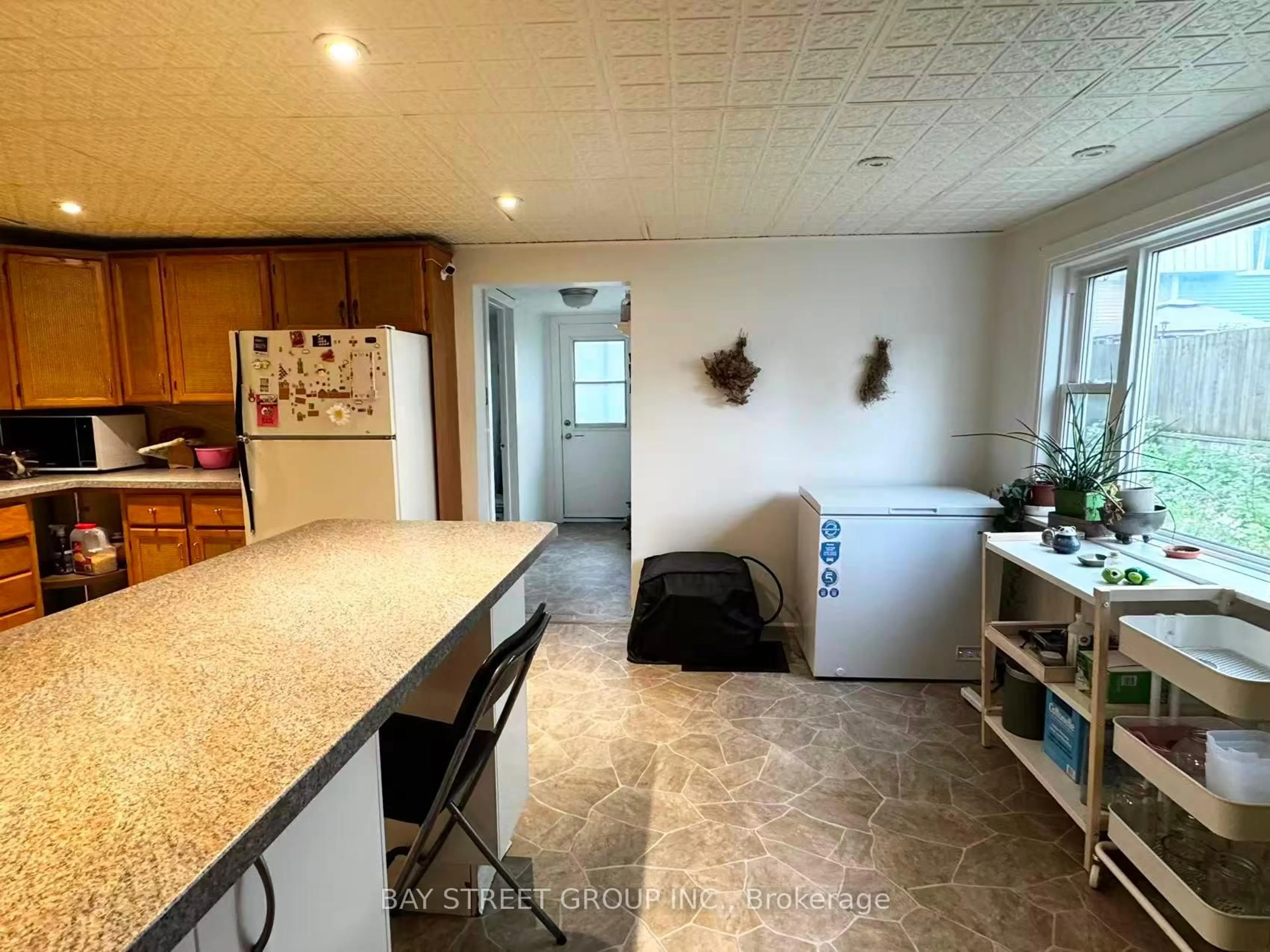 Unknown for 280 ST ANDREW St, Ottawa Ontario K1N 5G7