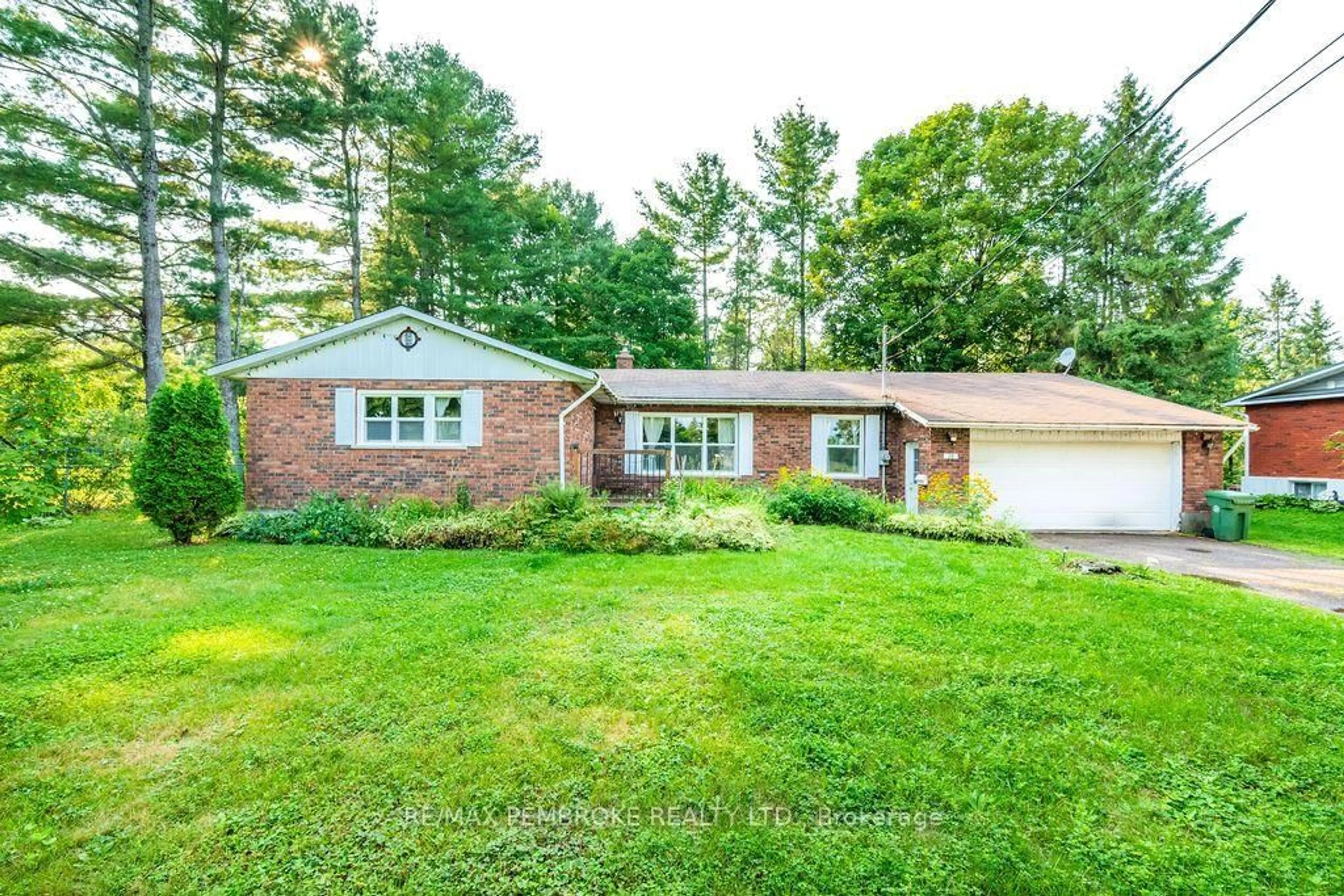 Home with brick exterior material, street for 20 Meadowbrook Dr, Pembroke Ontario K8A 7C3