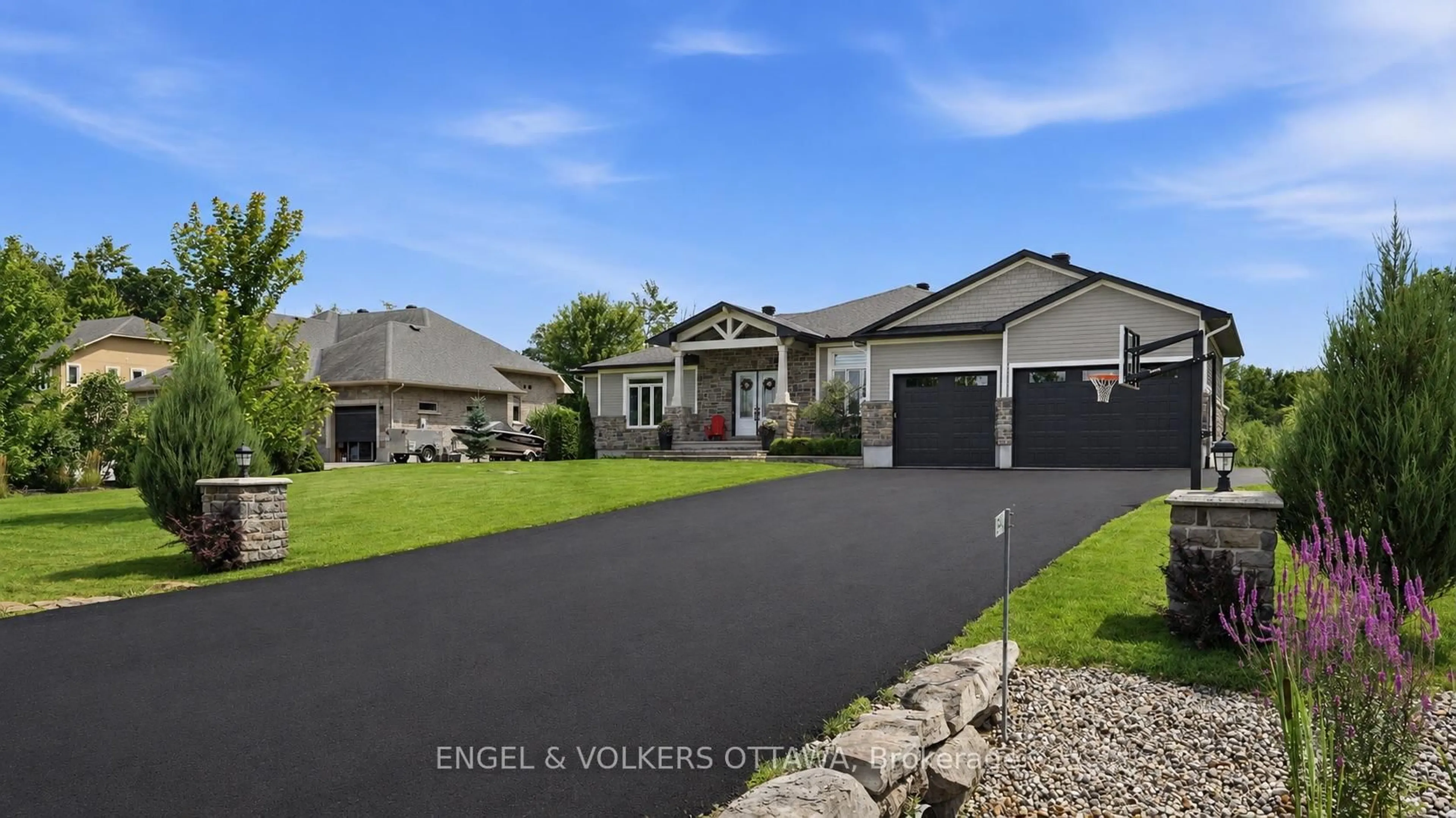 Home with vinyl exterior material, unknown for 1914 Cedarlakes Way, Ottawa Ontario K4P 0E4