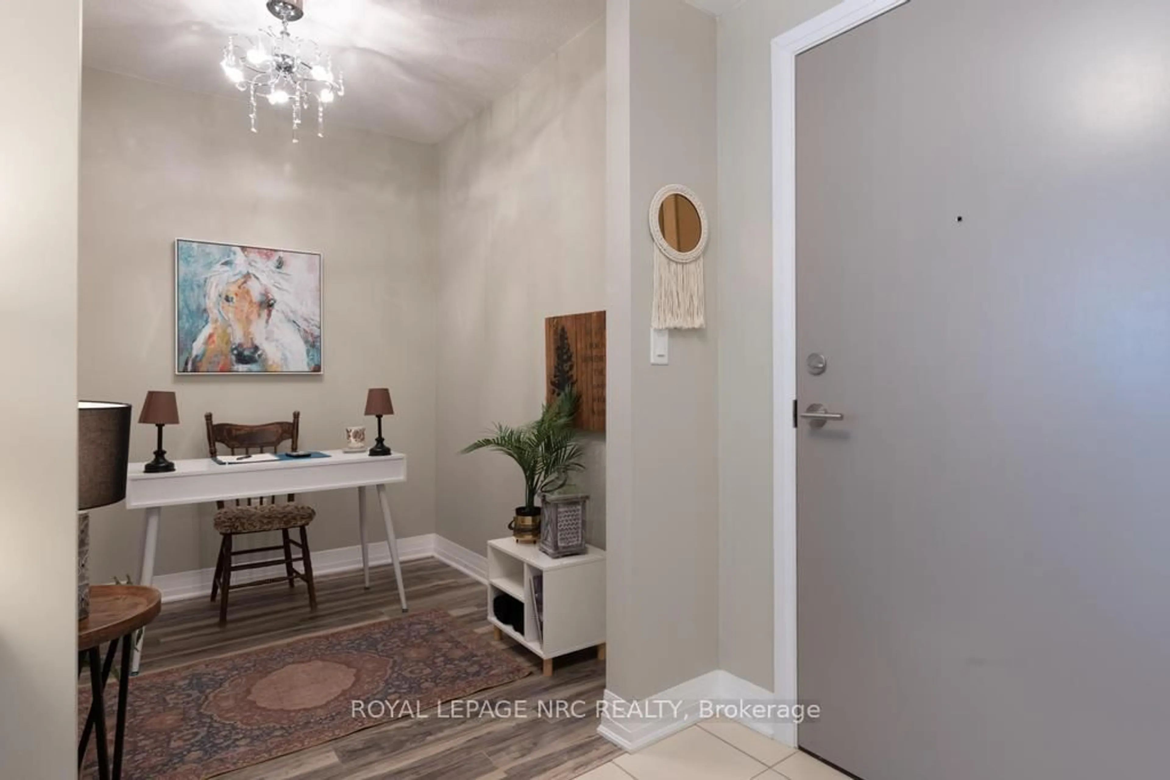 Indoor entryway for 10 Concord Pl #412, Grimsby Ontario L3M 0G6