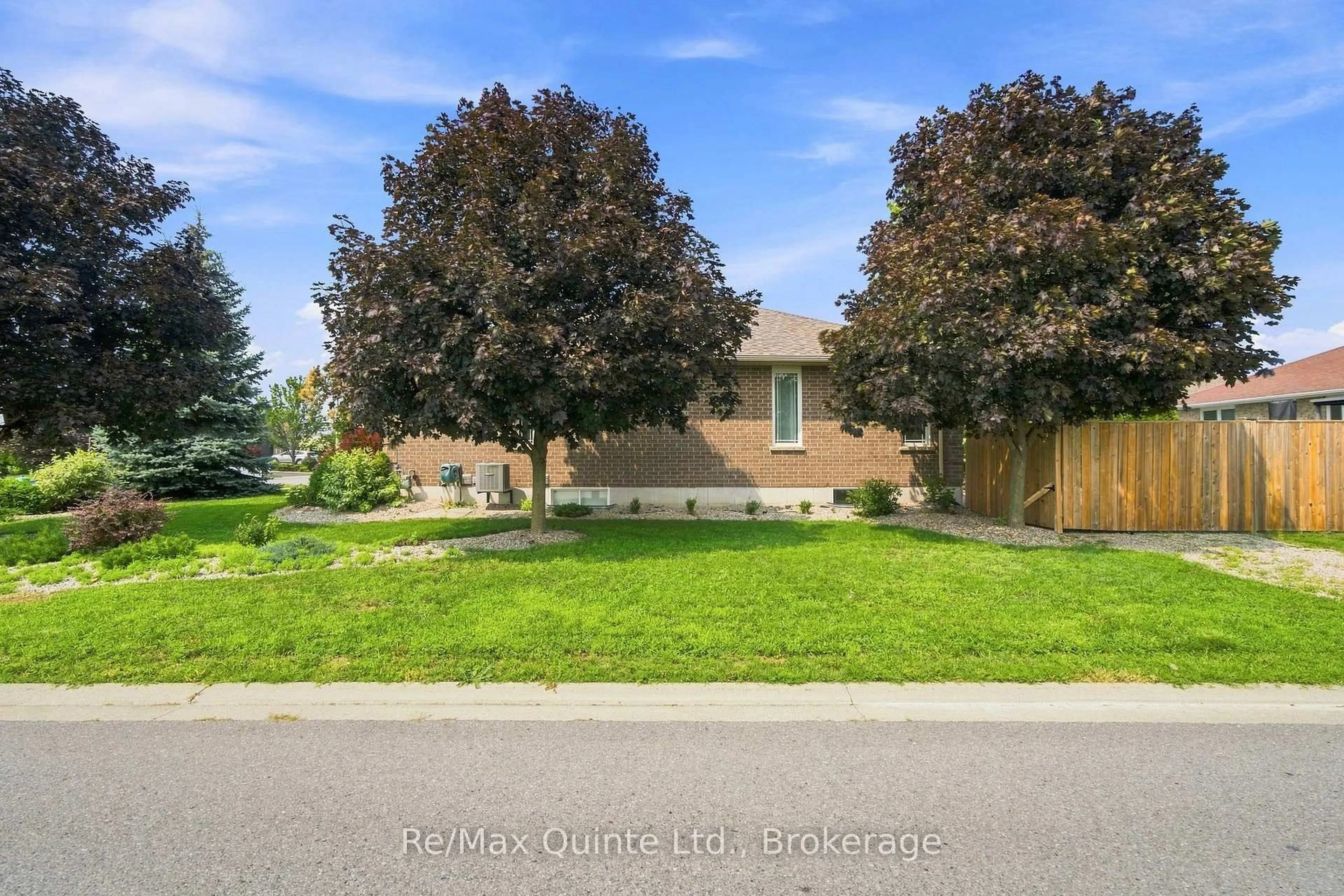 A pic from outside/outdoor area/front of a property/back of a property/a pic from drone, street for 31 Essex Dr, Belleville Ontario K8N 0M9