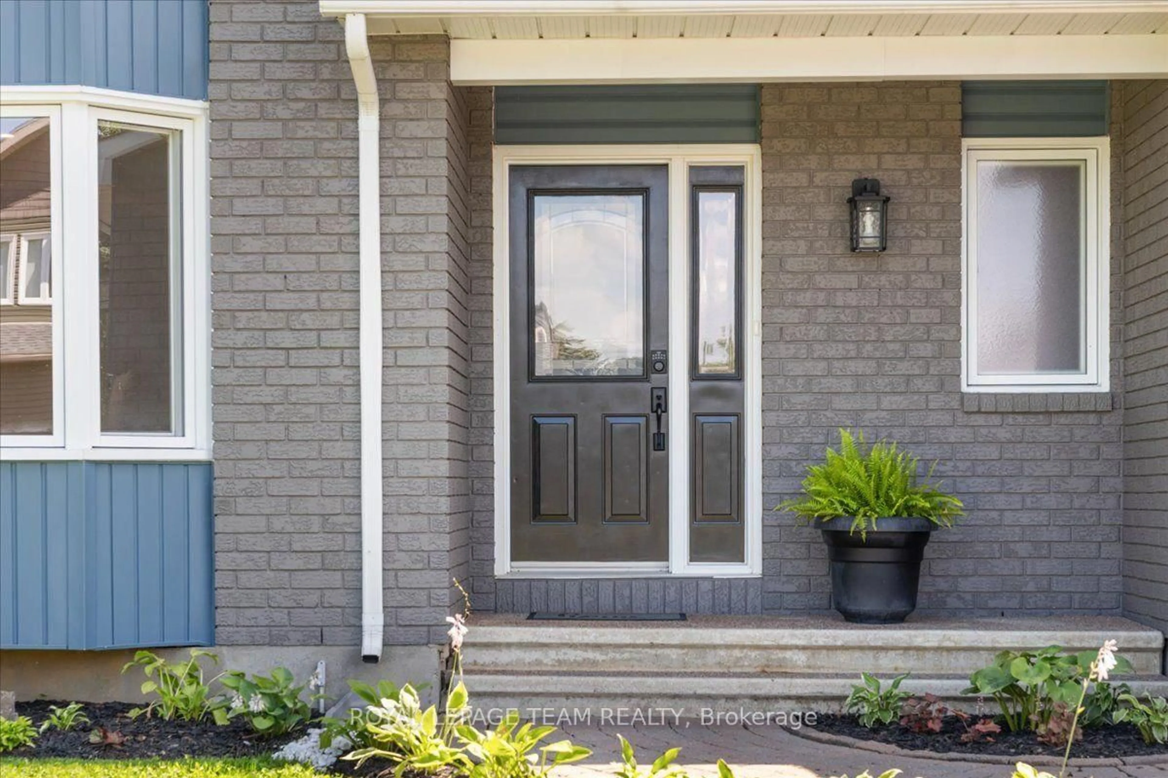 Unknown for 38 Patterson Cres, Carleton Place Ontario K7C 4H3