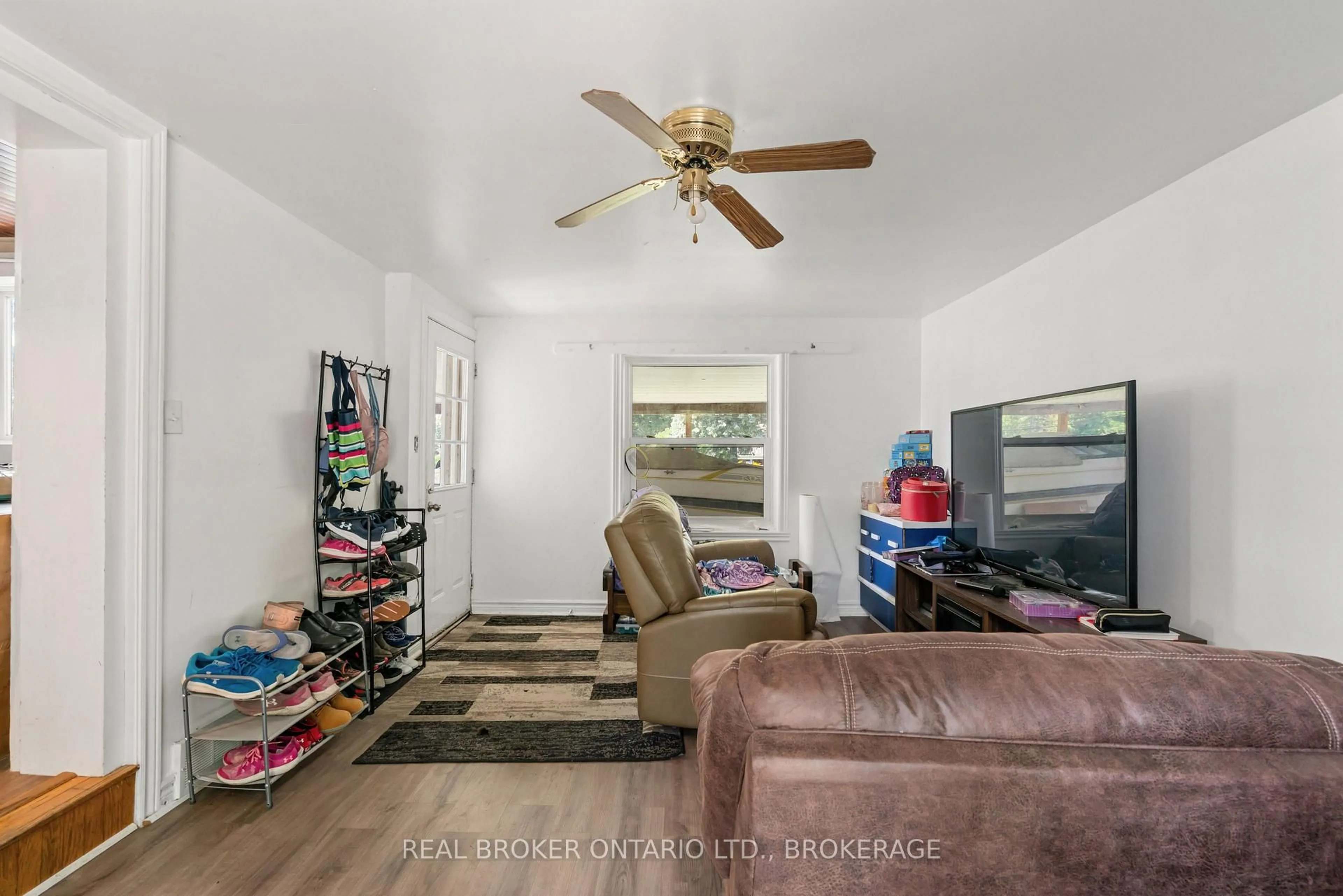 Living room with furniture, unknown for 15631 Manning Rd, South Stormont Ontario K0C 1M0