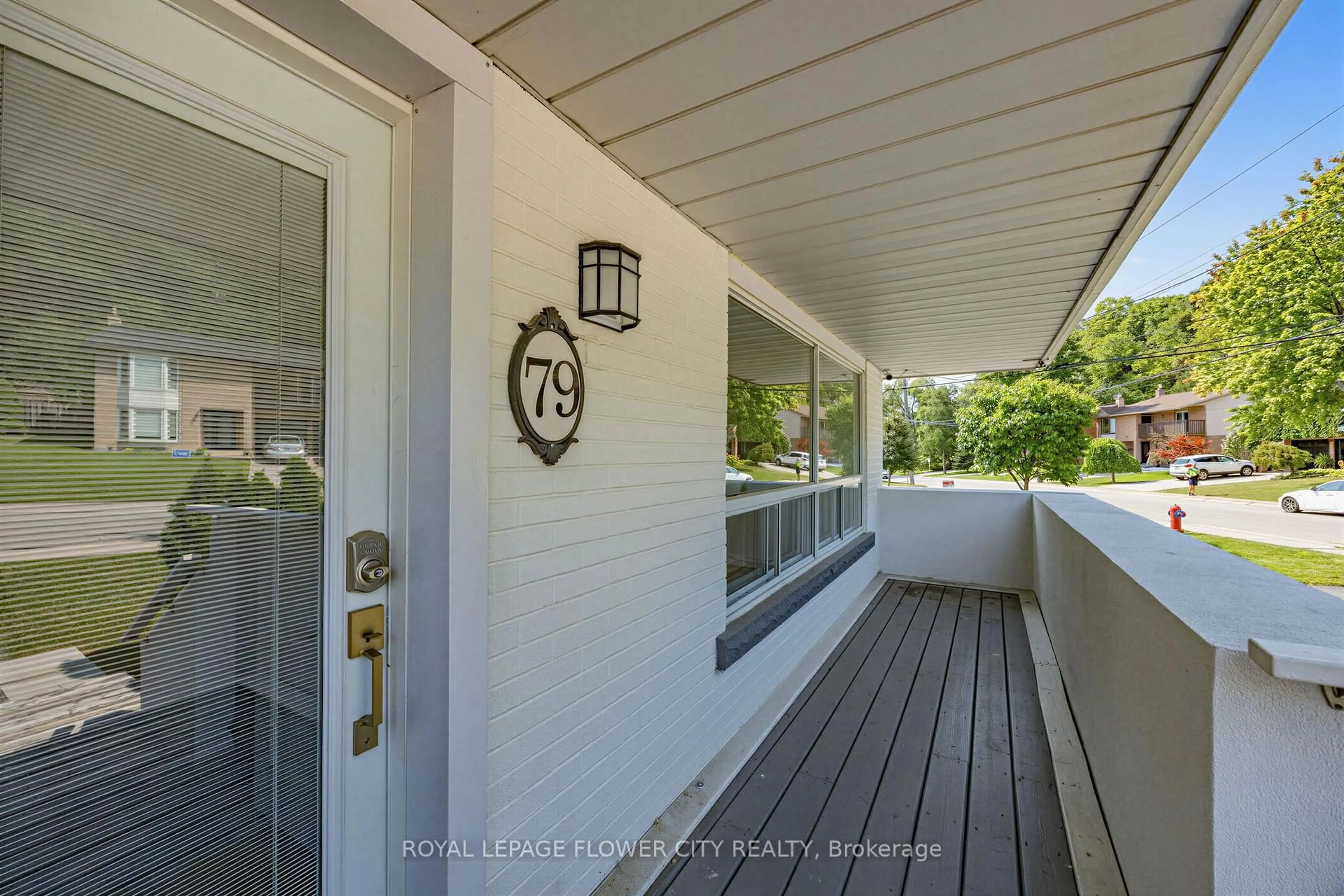 Indoor entryway for 79 Kimberly Dr, Hamilton Ontario L8K 4K7
