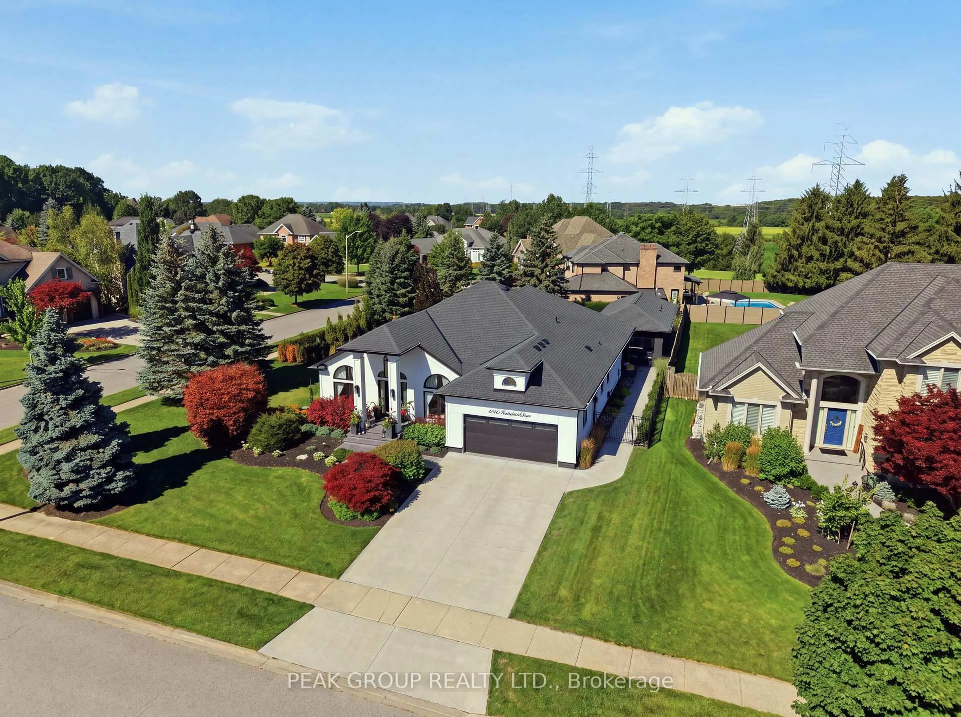 A pic from outside/outdoor area/front of a property/back of a property/a pic from drone, street for 8095 Cathedral Dr, Niagara Falls Ontario L2H 2Z2