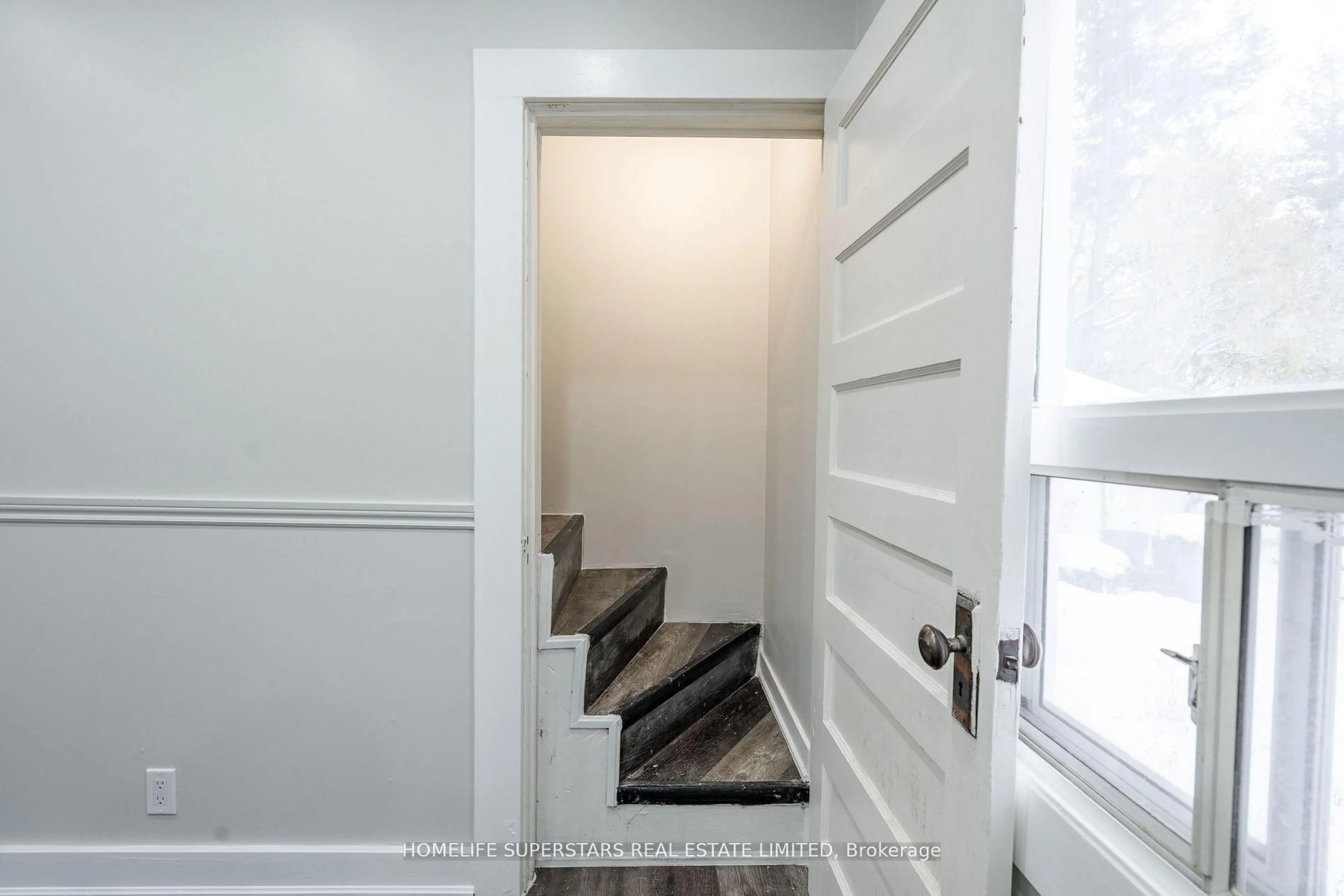 Unknown for 4550 Homewood Ave, Niagara Falls Ontario L2E 4X8