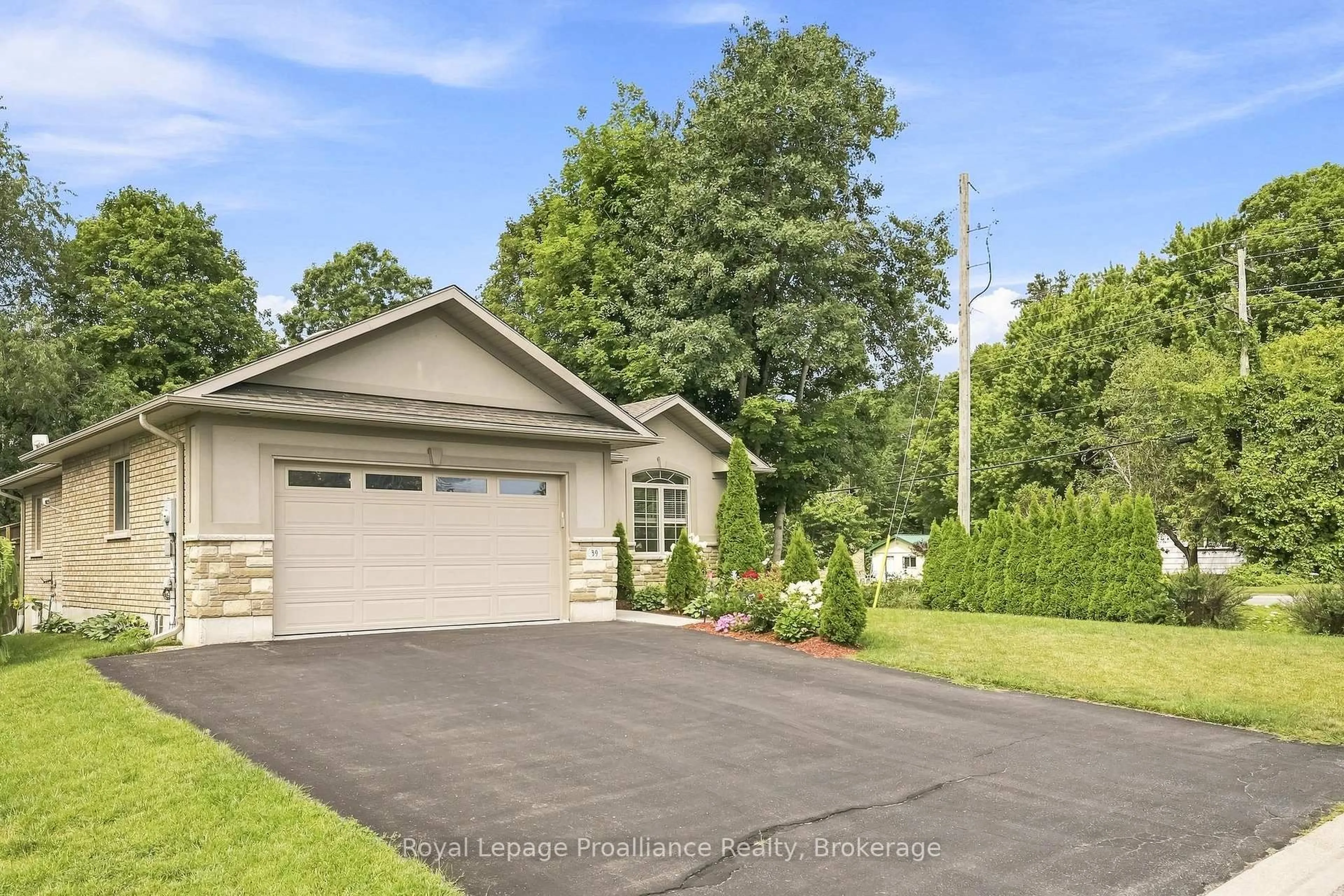 Unknown for 39 Lakewood Cres, Ingleside Ontario K8V 5P4