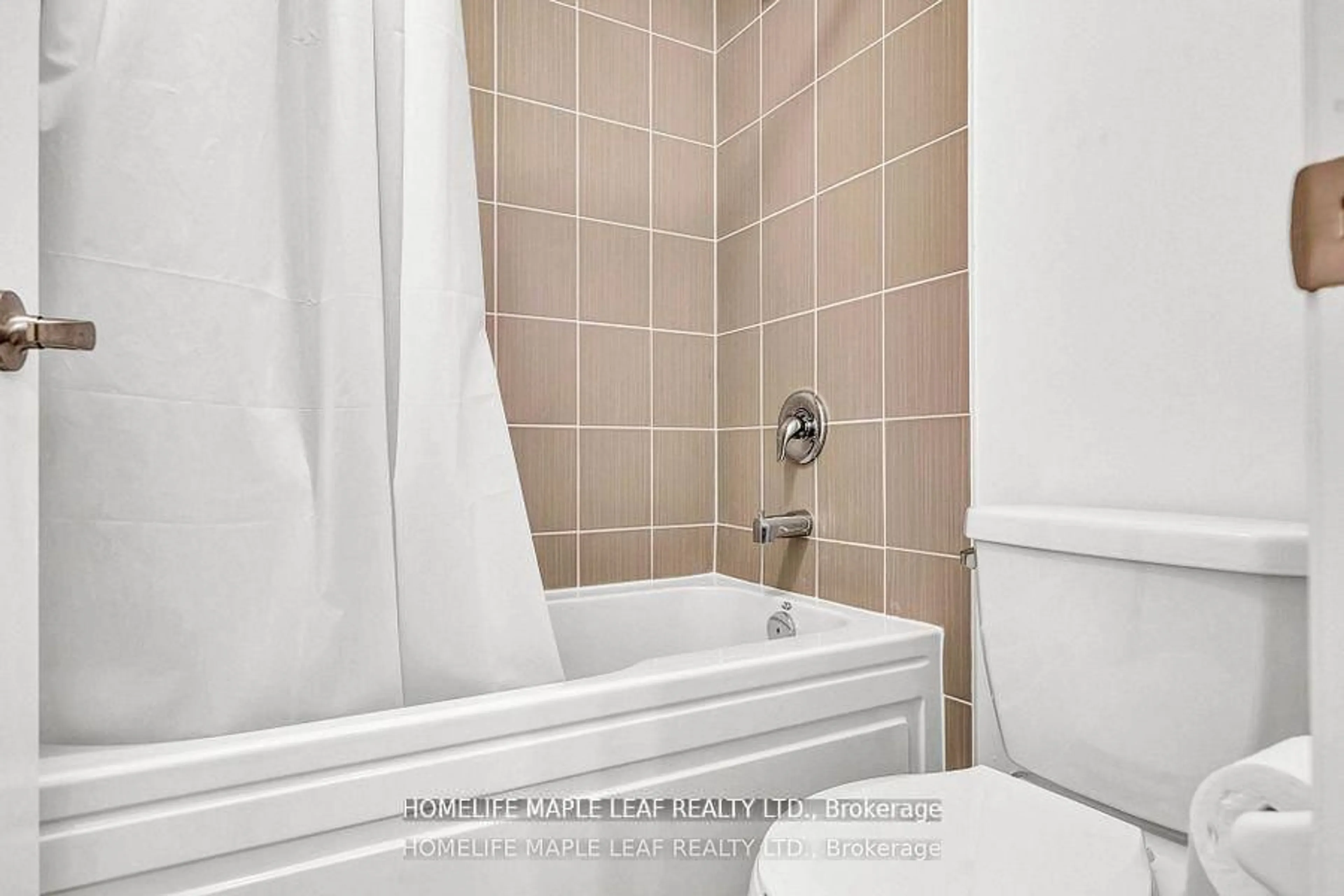 Standard bathroom, ceramic/tile floor for 377 Russell St, Southgate Ontario N0C 1B0