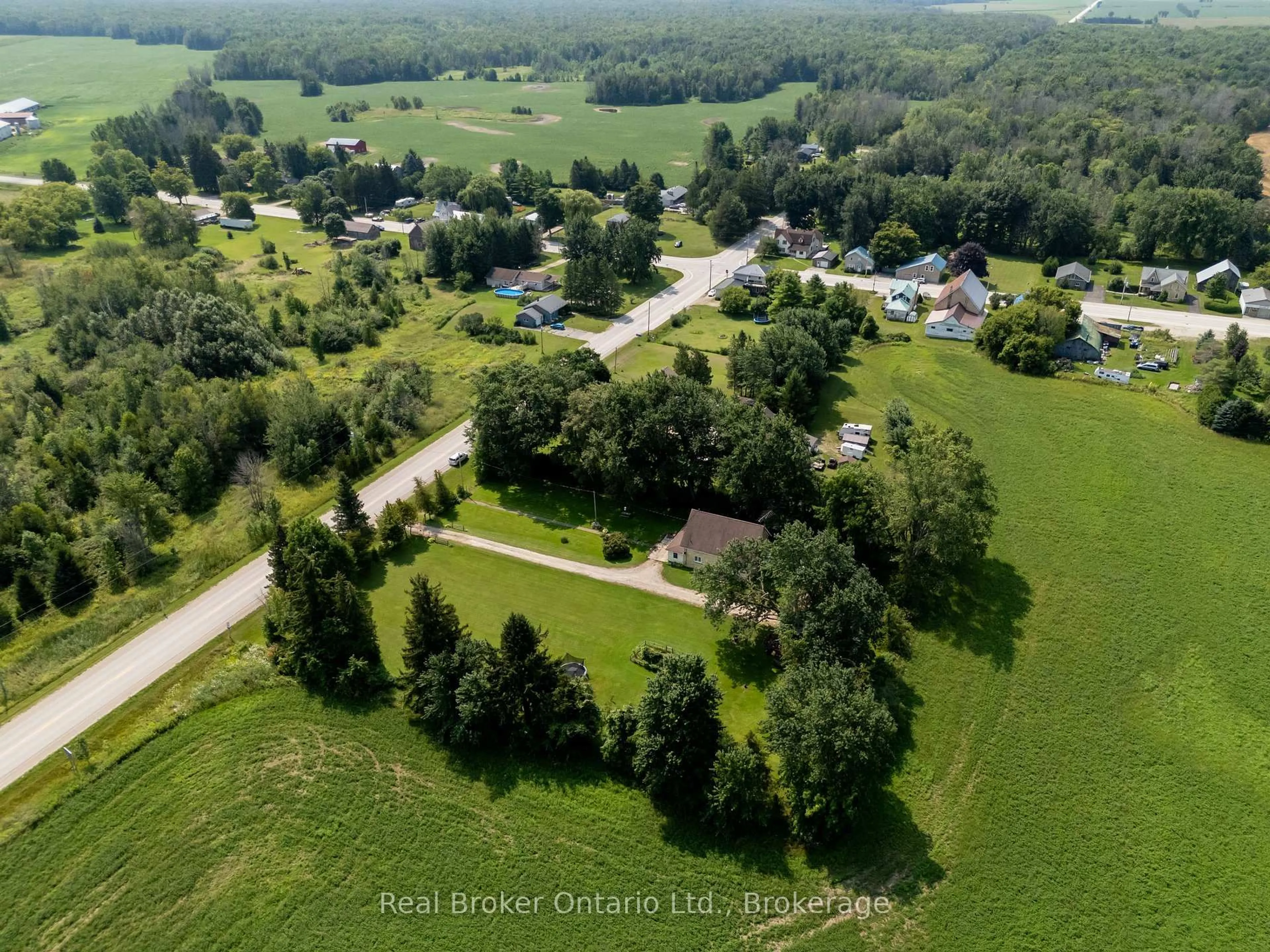 A pic from outside/outdoor area/front of a property/back of a property/a pic from drone, unknown for 3047 Bruce 1 Rd, Kincardine Ontario N0G 2T0