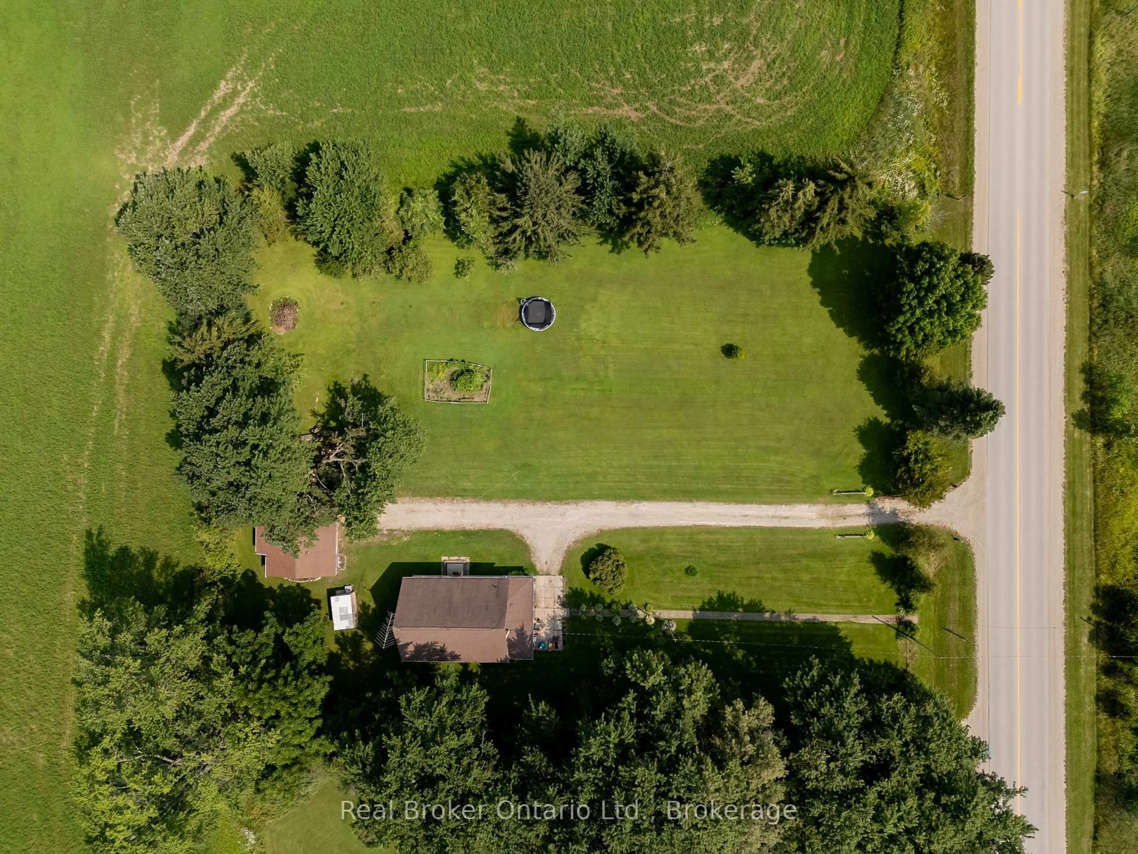 A pic from outside/outdoor area/front of a property/back of a property/a pic from drone, unknown for 3047 Bruce 1 Rd, Kincardine Ontario N0G 2T0