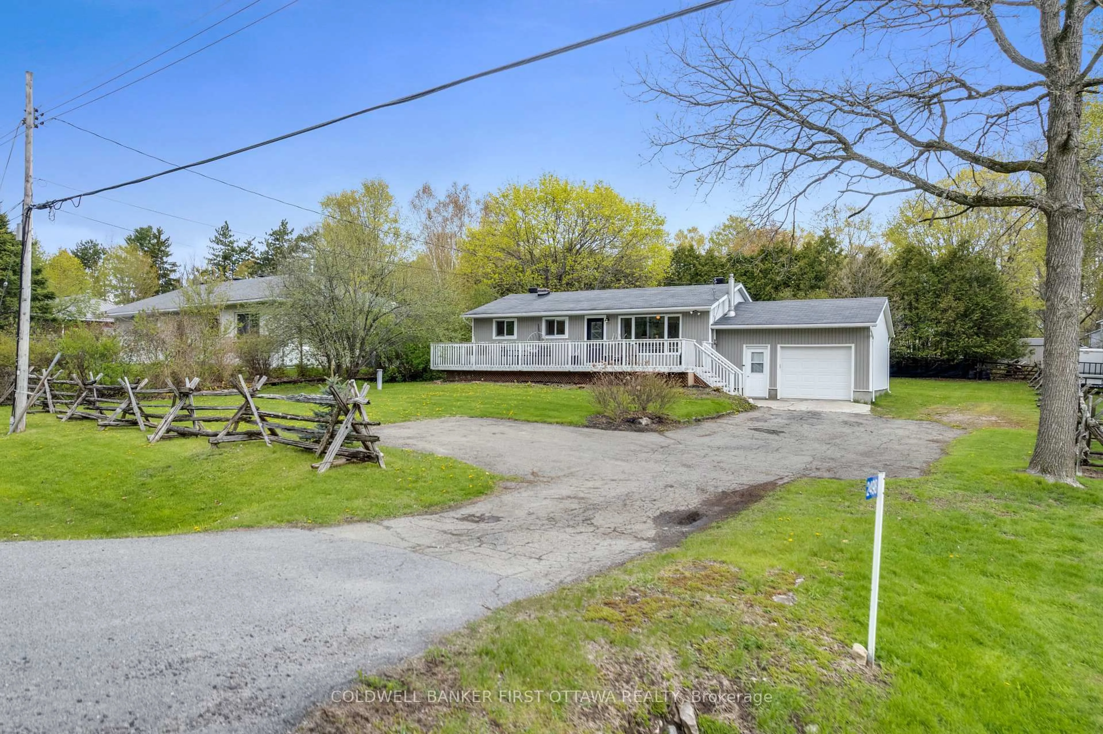 A pic from outside/outdoor area/front of a property/back of a property/a pic from drone, street for 2498 Rideau Ferry Rd, Perth Ontario K7H 3C7