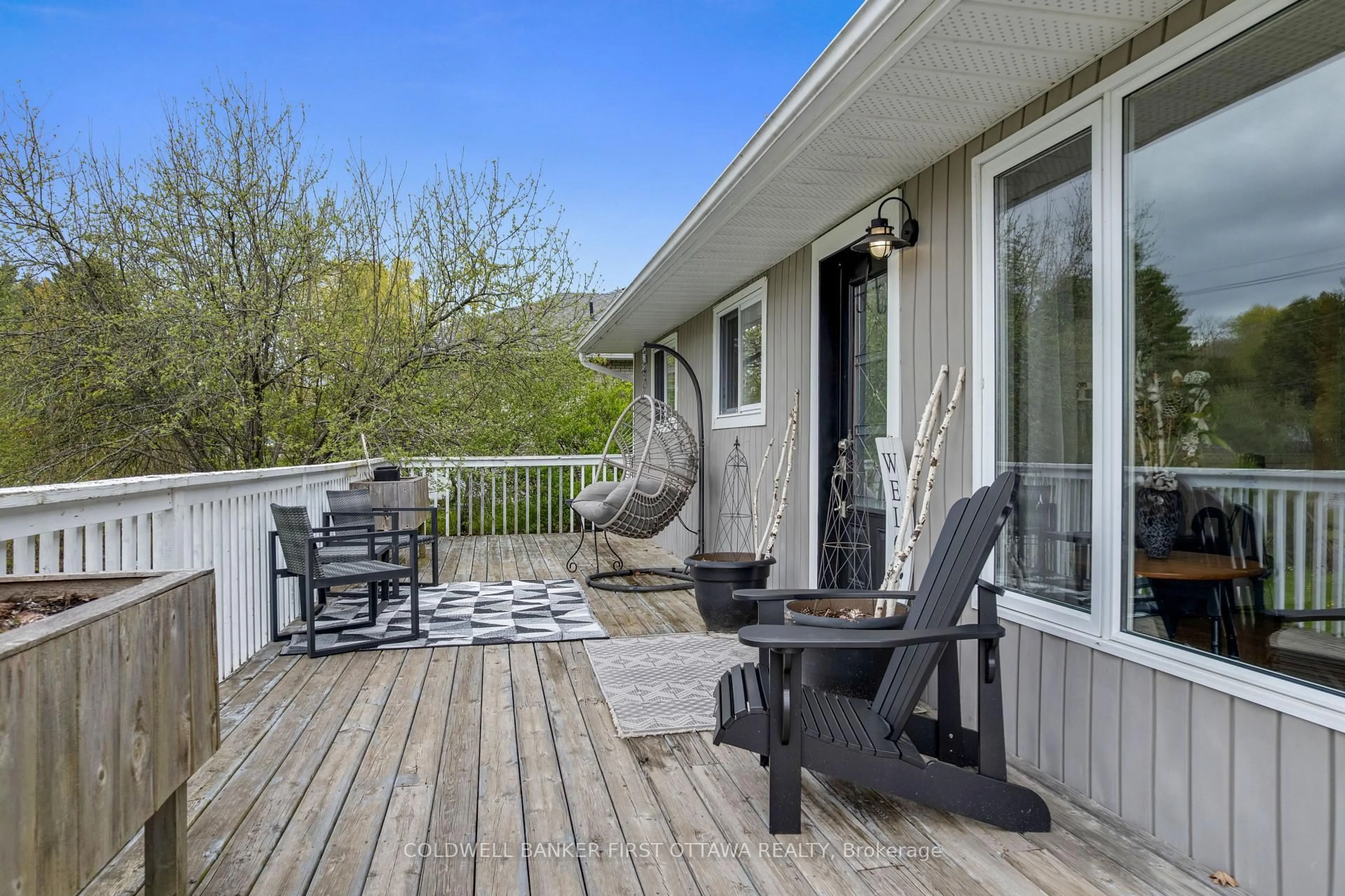 Patio, water/lake/river/ocean view for 2498 Rideau Ferry Rd, Perth Ontario K7H 3C7