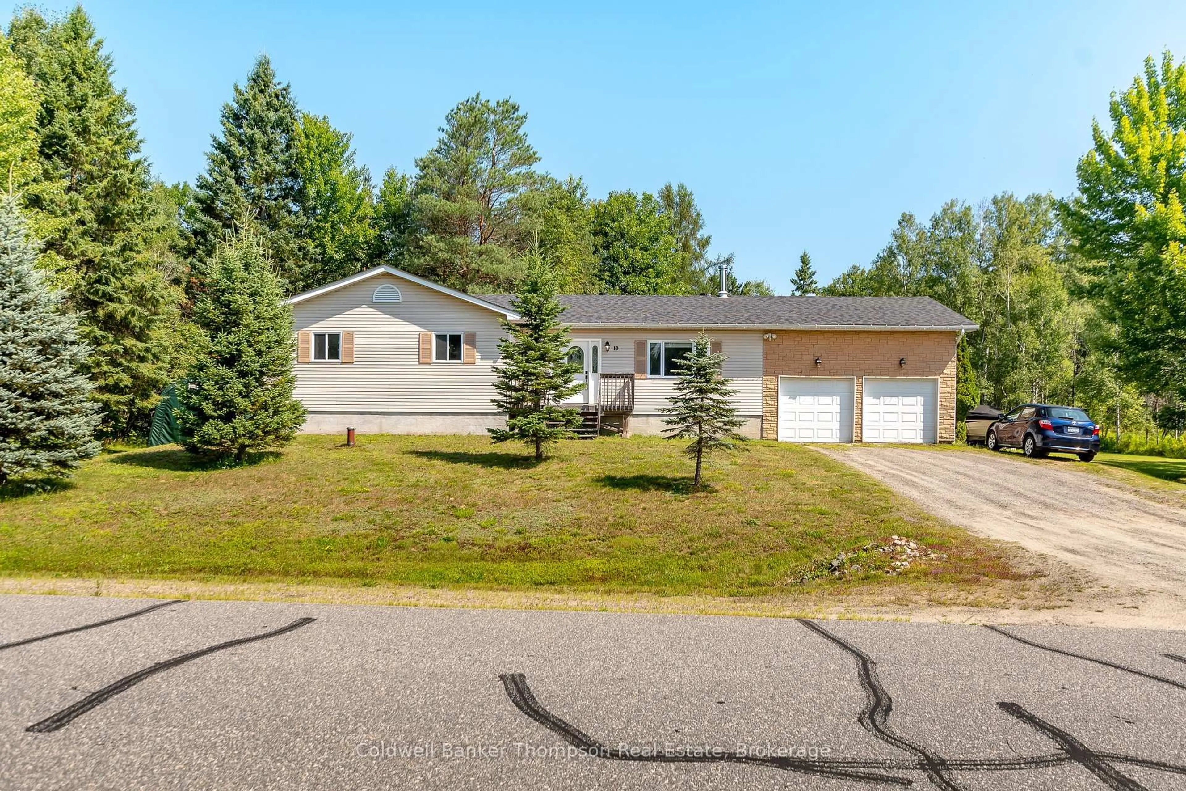 Home with vinyl exterior material, street for 10 Renwick Dr, Huntsville Ontario P1H 2M3
