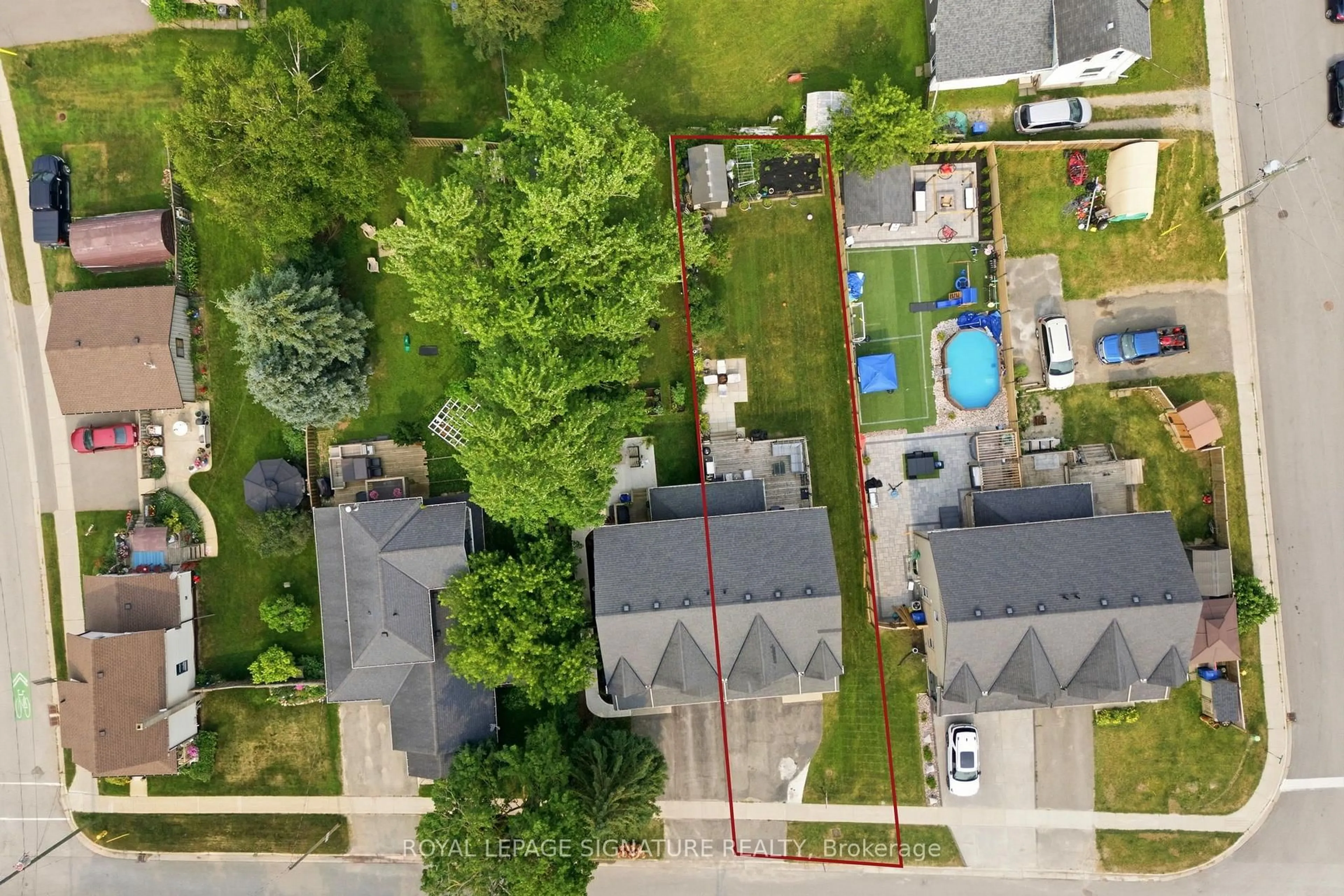 A pic from outside/outdoor area/front of a property/back of a property/a pic from drone, unknown for 517 Victoria St, Shelburne Ontario L9V 2Y3