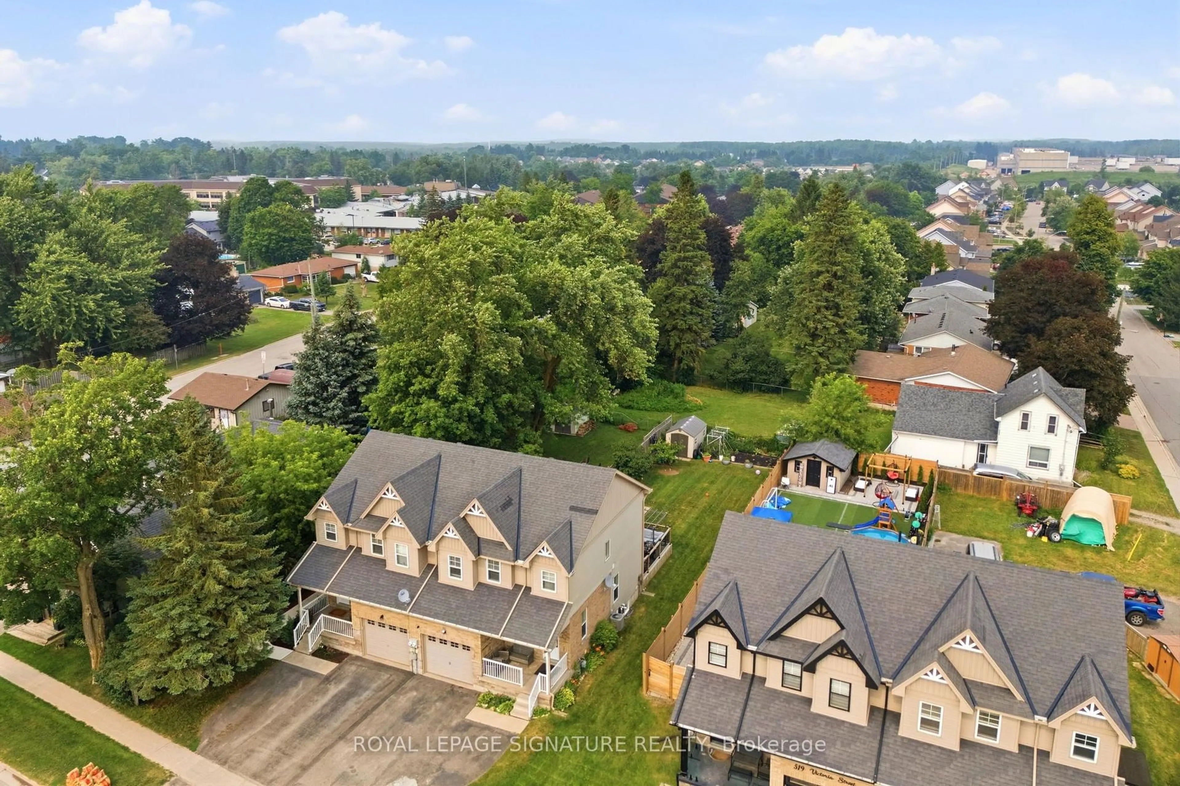 A pic from outside/outdoor area/front of a property/back of a property/a pic from drone, city buildings view from balcony for 517 Victoria St, Shelburne Ontario L9V 2Y3