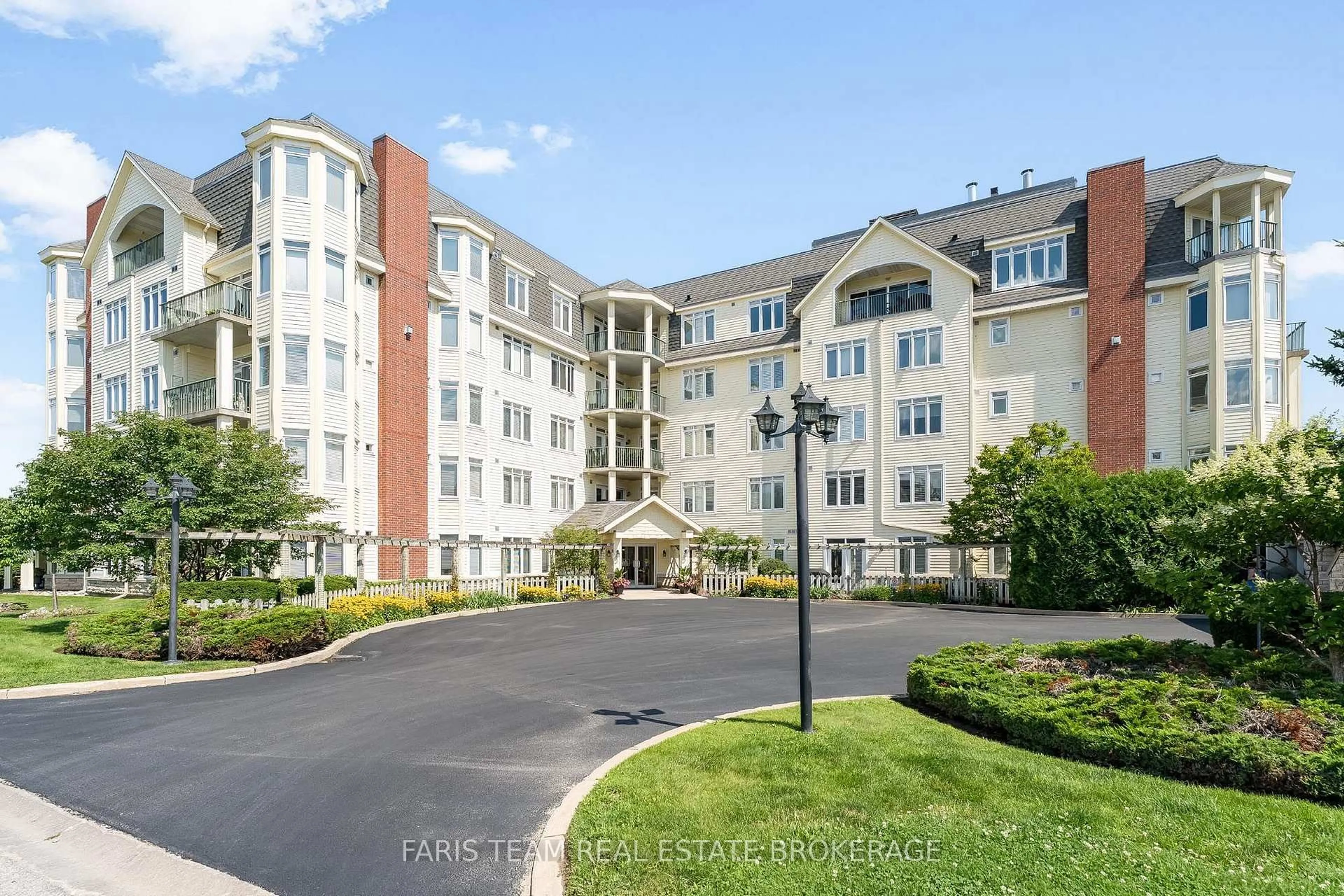 Unknown for 10 Bay St #301, Blue Mountains Ontario N0H 2P0