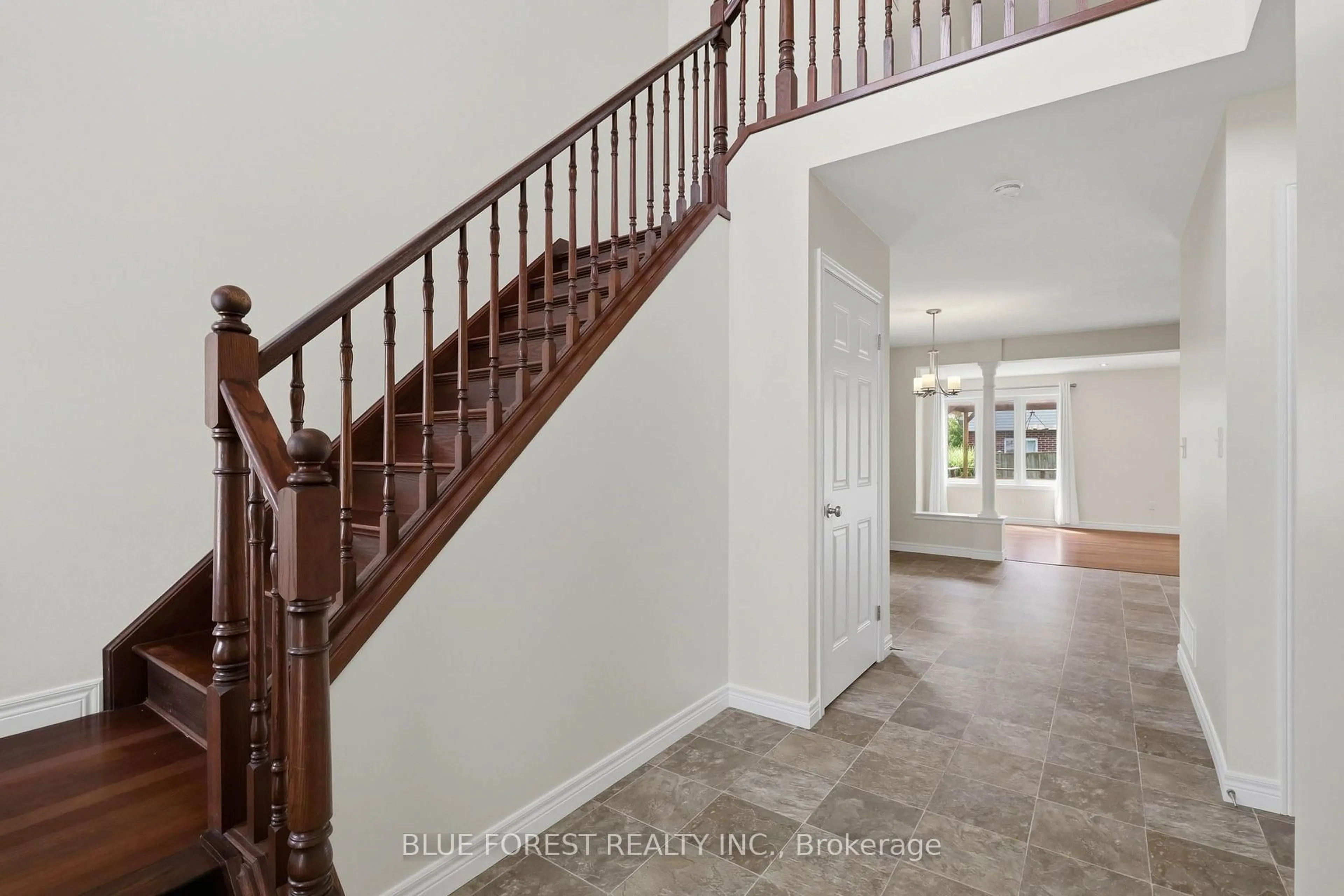Indoor entryway for 1888 Stackhouse Cres, London North Ontario N5X 4M6