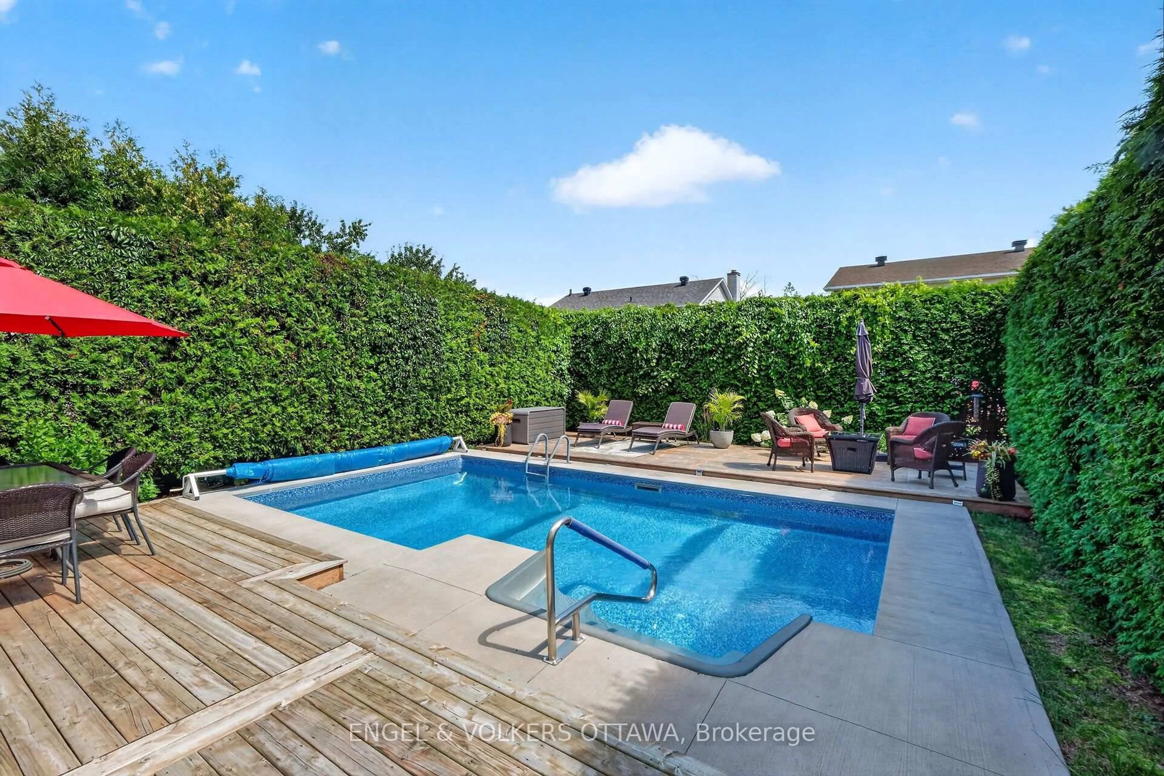 Pool for 1069 St Germain Cres, Ottawa Ontario K1C 2L7