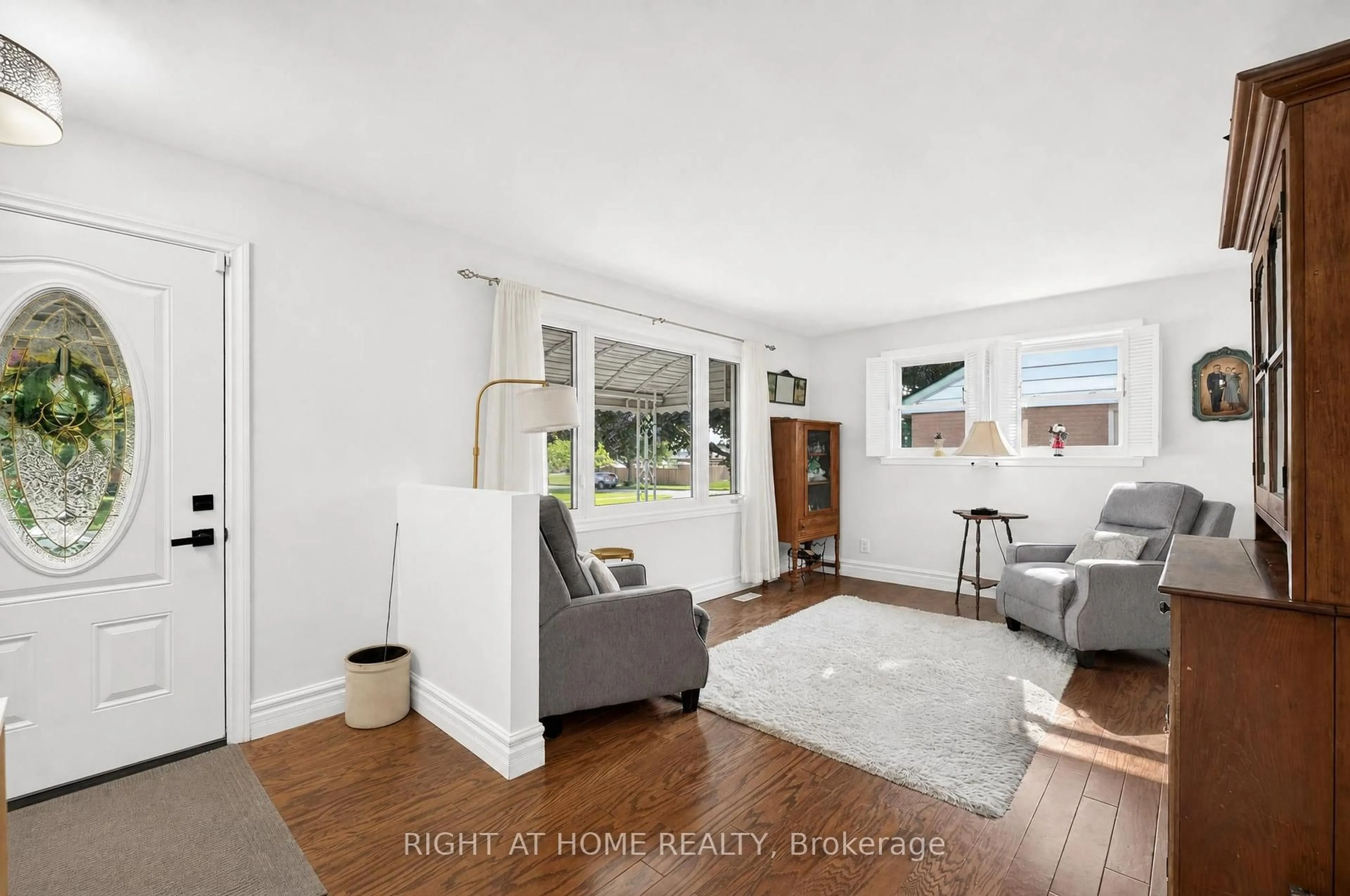 Living room with furniture, unknown for 24 Tweedsmuir Ave, London East Ontario N5W 1K5
