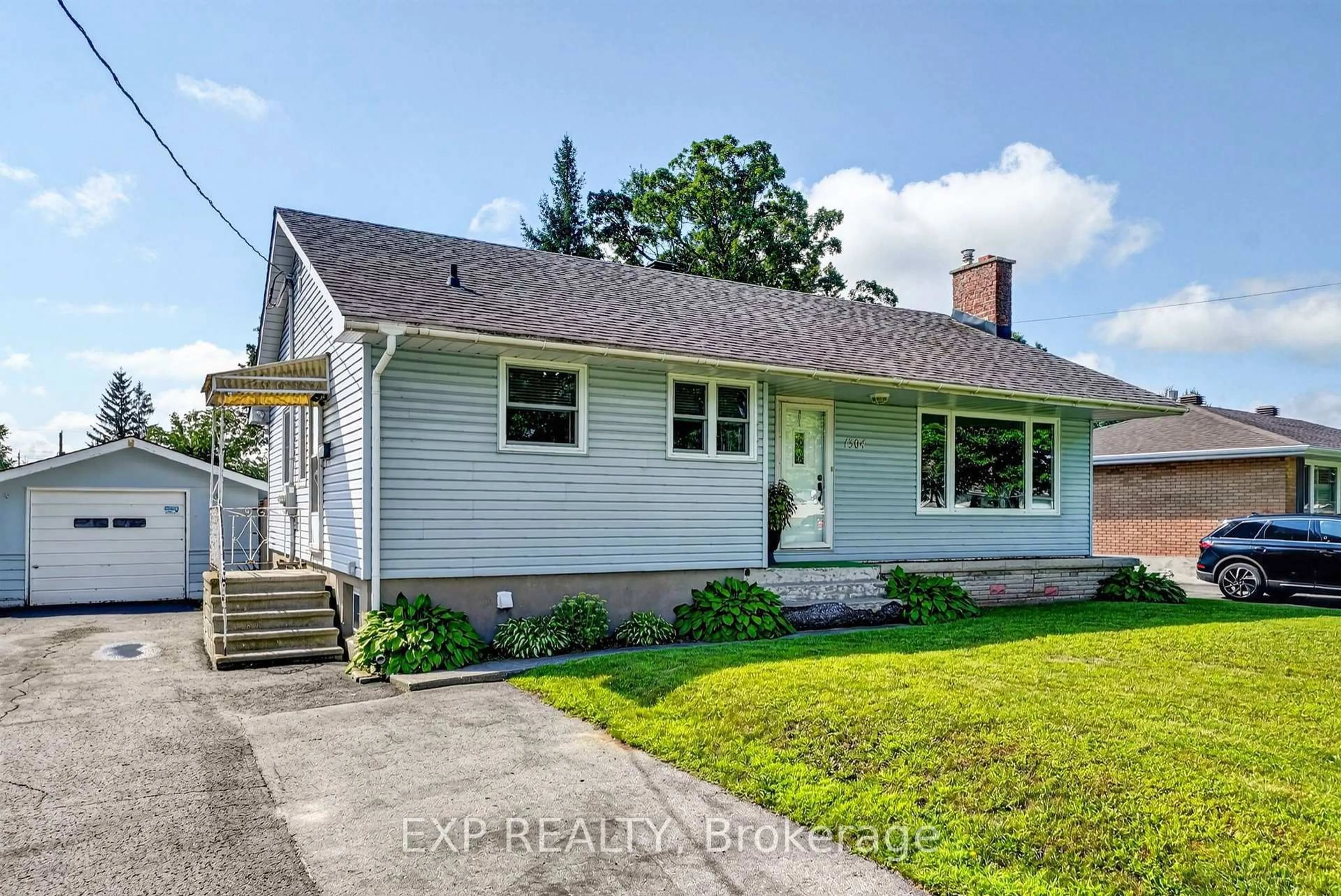 Home with vinyl exterior material, street for 1304 Leonard Ave, Cornwall Ontario K6J 1M6